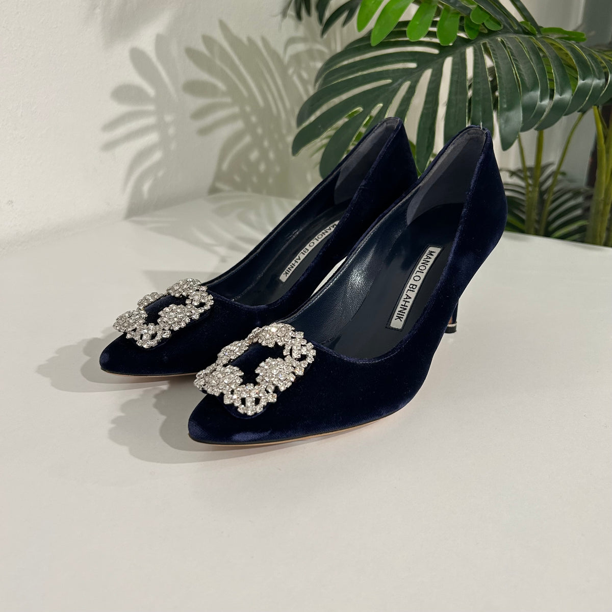 Sale! Manolo Blahnik Navy Velvet Hangisi Heels – Dina C's Fab and