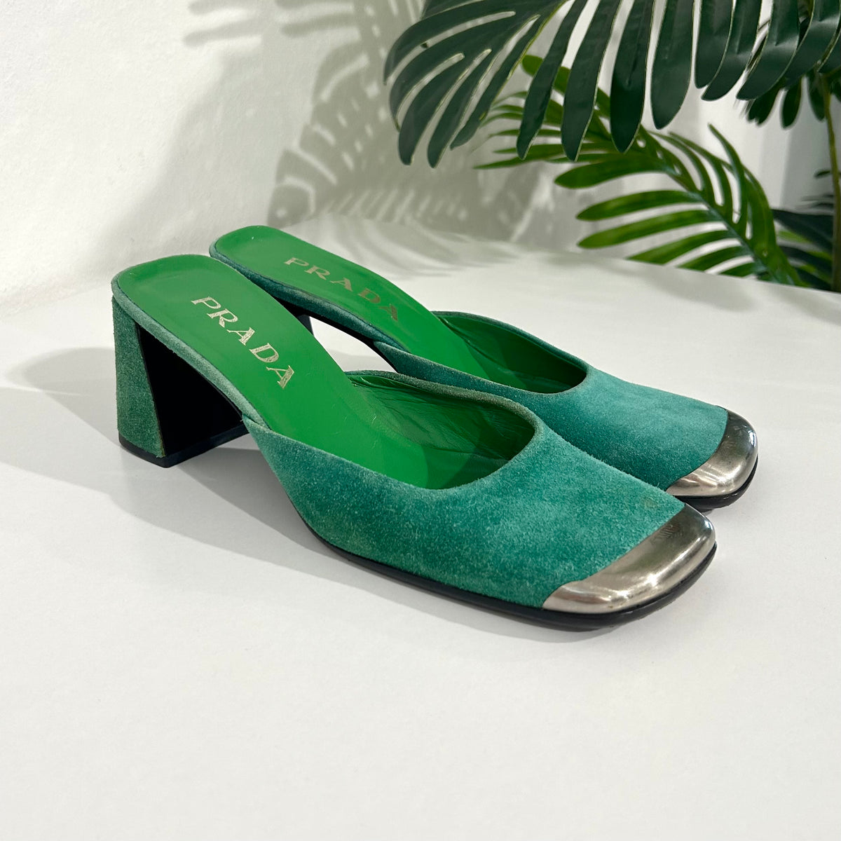 Prada FW99 Green Suede Mules with Silver Toe – Dina C's Fab and