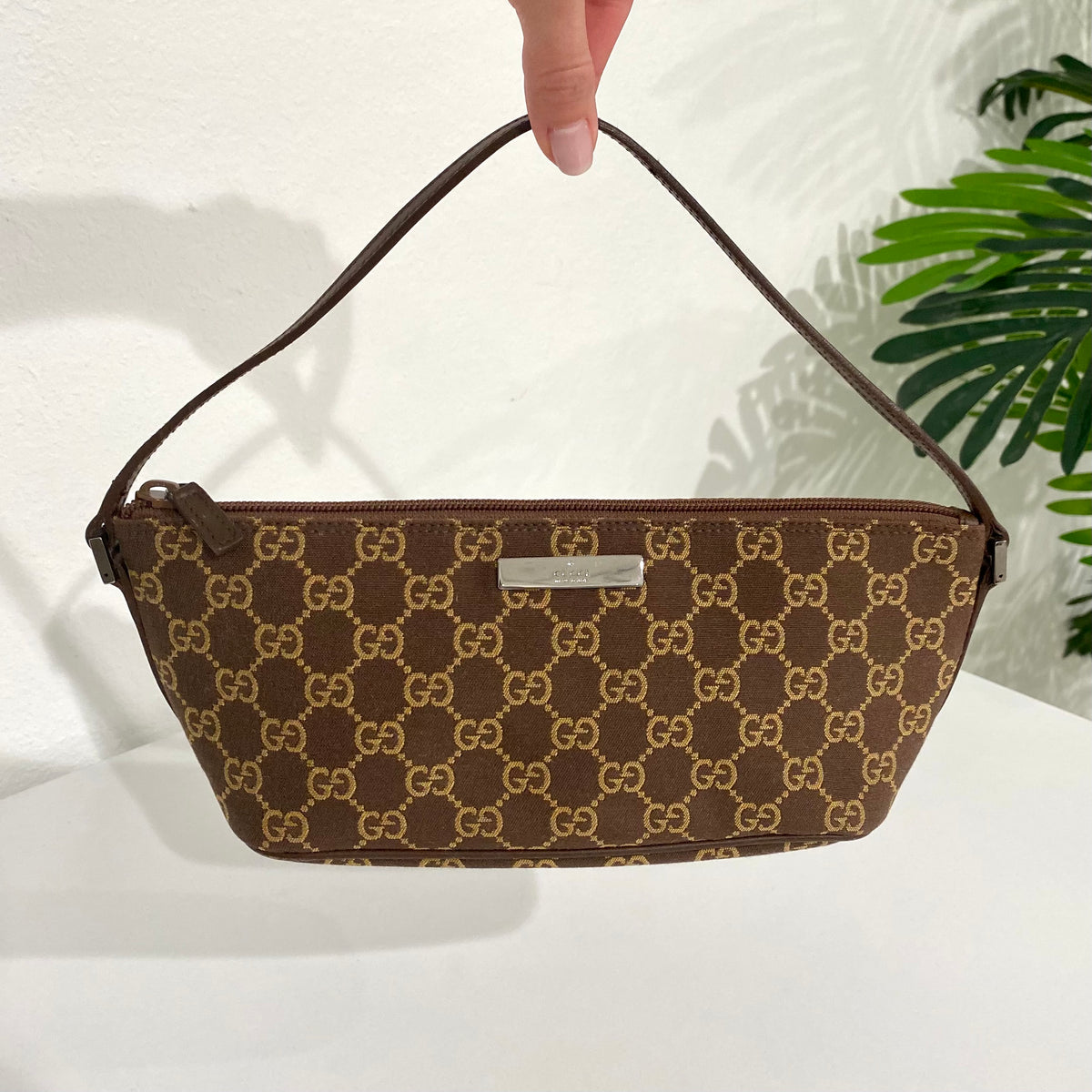 Gucci Black Monogram Mini Bag – Dina C's Fab and Funky Consignment Boutique