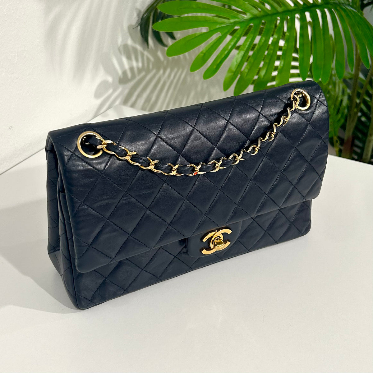 Chanel Vintage Navy Satin Evening Bag – Dina C's Fab and Funky Consignment  Boutique