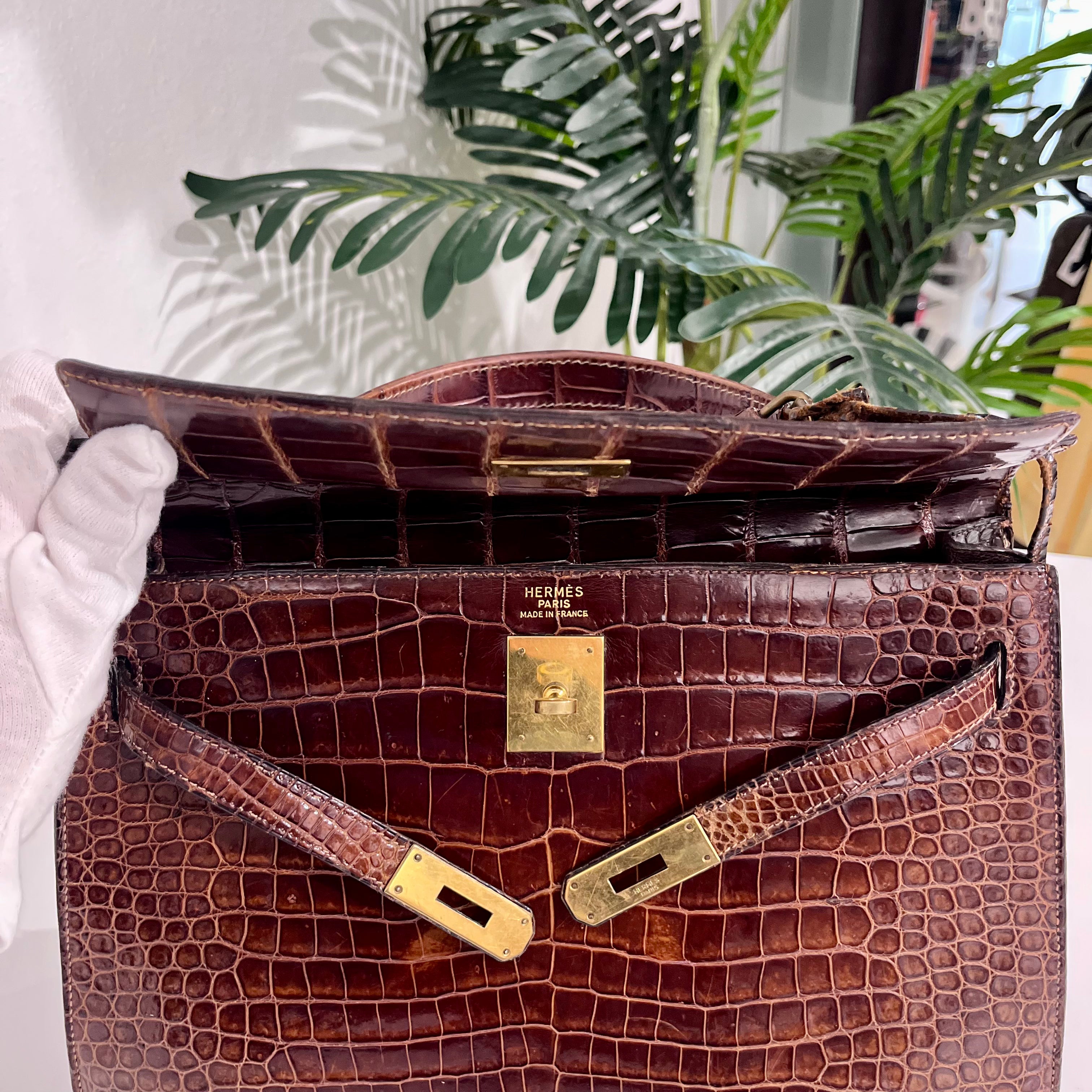 Hermes Vintage 60s Shiny Brown Crocodile Kelly Sellier 32