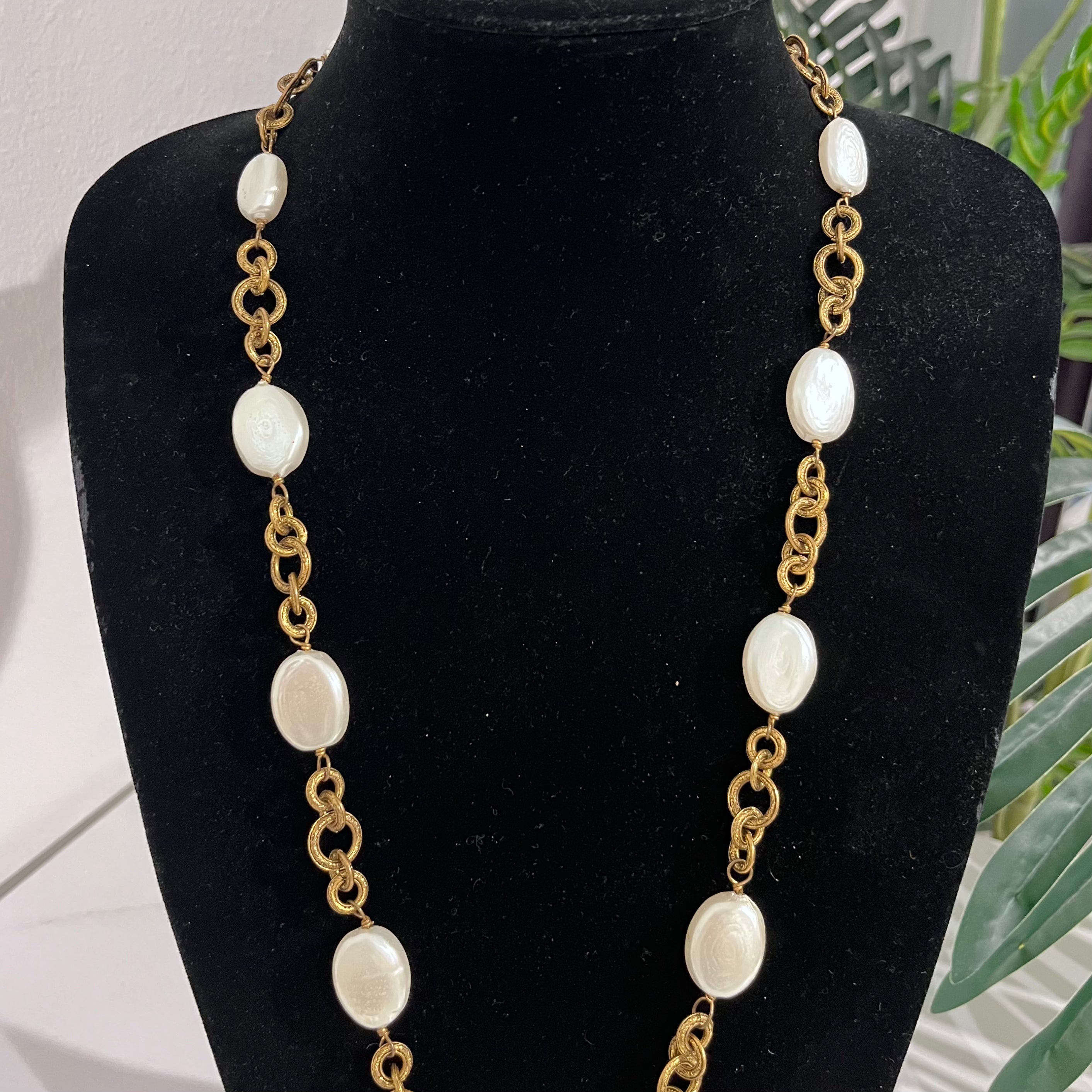 Chanel 1983 Chain & Pearl Coated Gripoix Necklace
