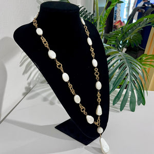 Chanel 1983 Chain & Pearl Coated Gripoix Necklace