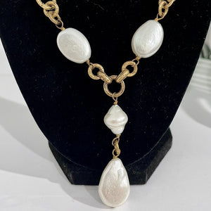 Chanel 1983 Chain Link & Pearl Coated Gripoix Necklace