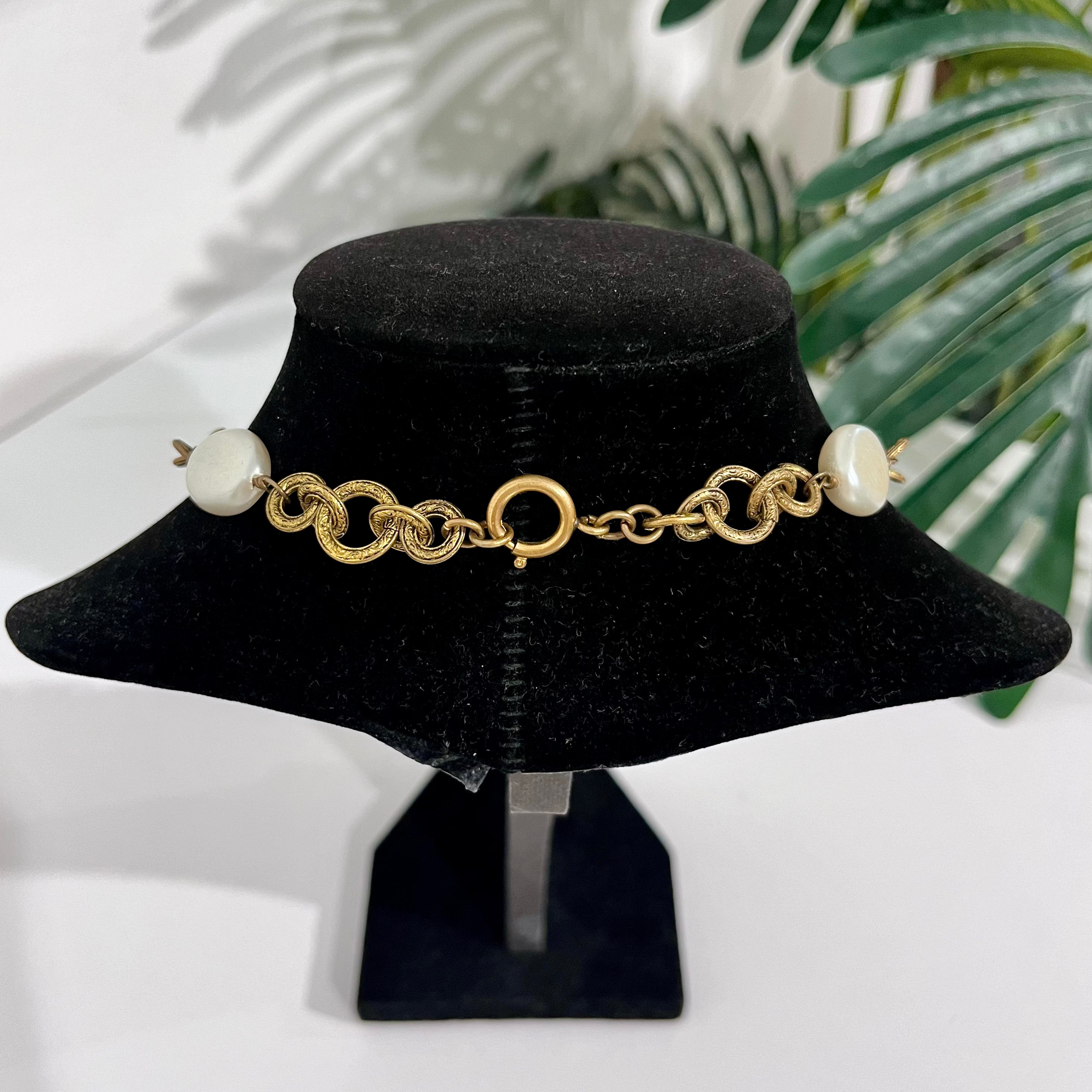 Chanel 1983 Chain Link & Pearl Coated Gripoix Necklace