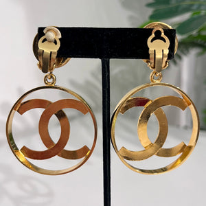 Chanel Gold Jumbo Interlocking CC Hoop Clip Earrings