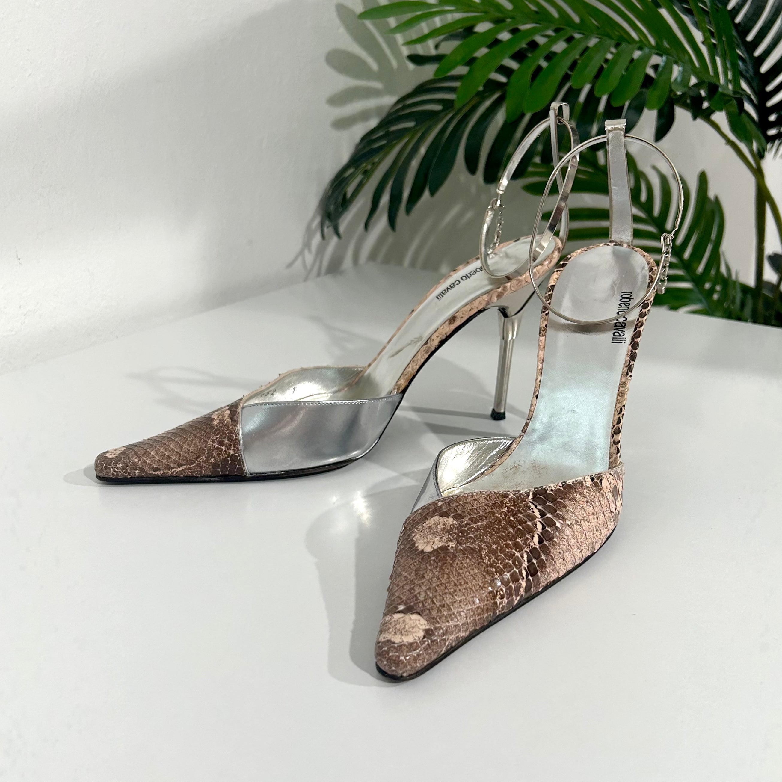 Snakeskin pointed top toe heels