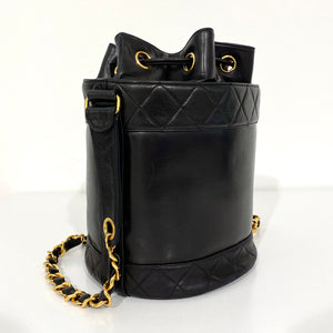Chanel Vintage Black Bucket Bag – Dina C's Fab and Funky Consignment  Boutique