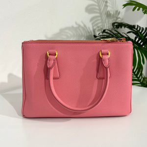 Prada Pink Galleria Saffiano Leather Bag – Dina C's Fab and Funky  Consignment Boutique