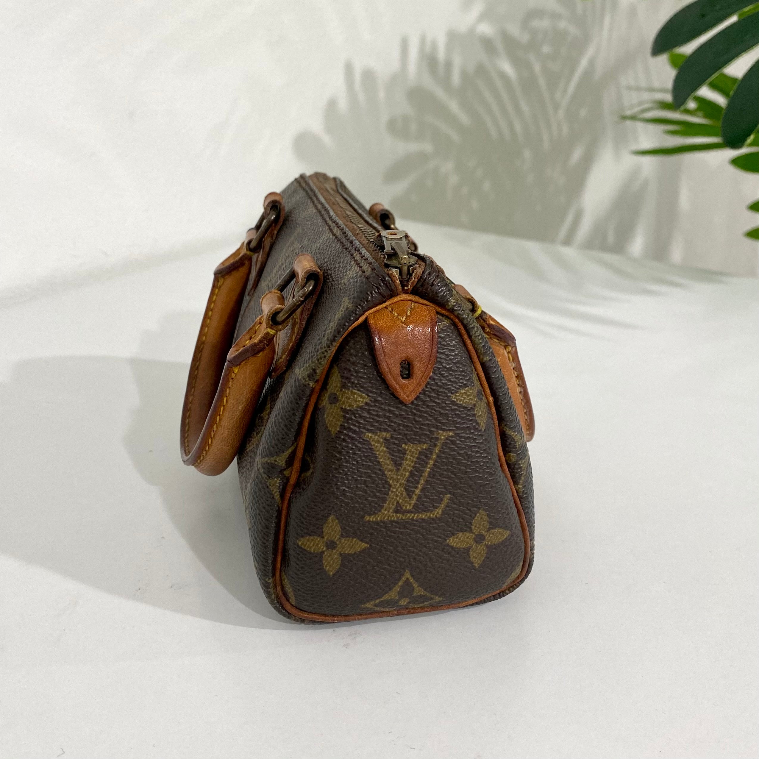 Louis Vuitton Speedy Nano Vintage style With dustbag / new 96% Hiếm lắm .  Only 1x ạ [ SOLD ]