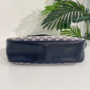 Gucci Vintage Navy Monogram Bag – Dina C's Fab and Funky Gucci Vintage Navy Monogram Bag – Dina C's Fab and Funky
