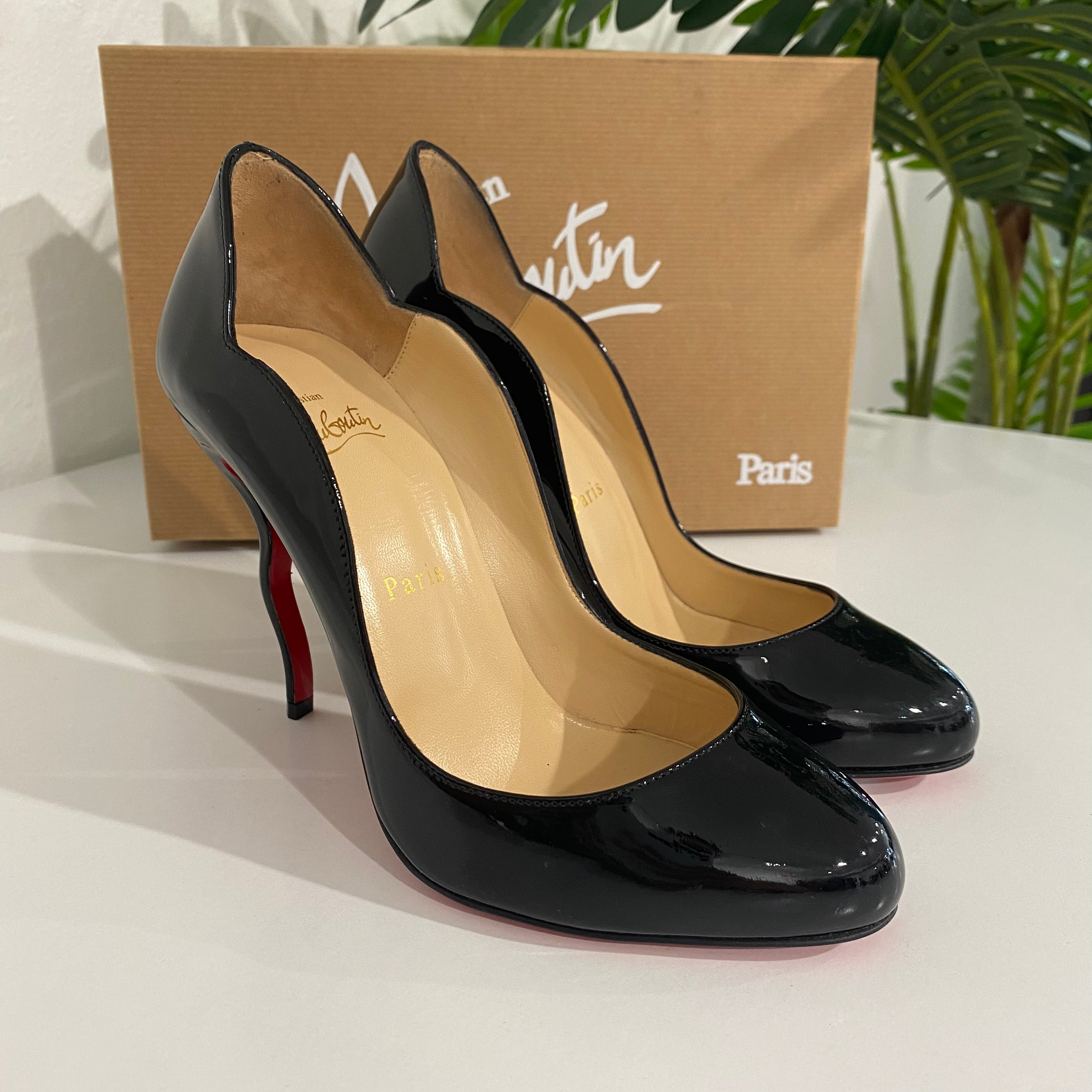 Christian Louboutin Black Patent So Kate 120 – Dina C's Fab and Funky  Consignment Boutique