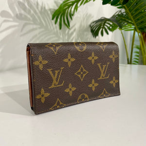 Louis Vuitton Real vs Fake men's wallet 