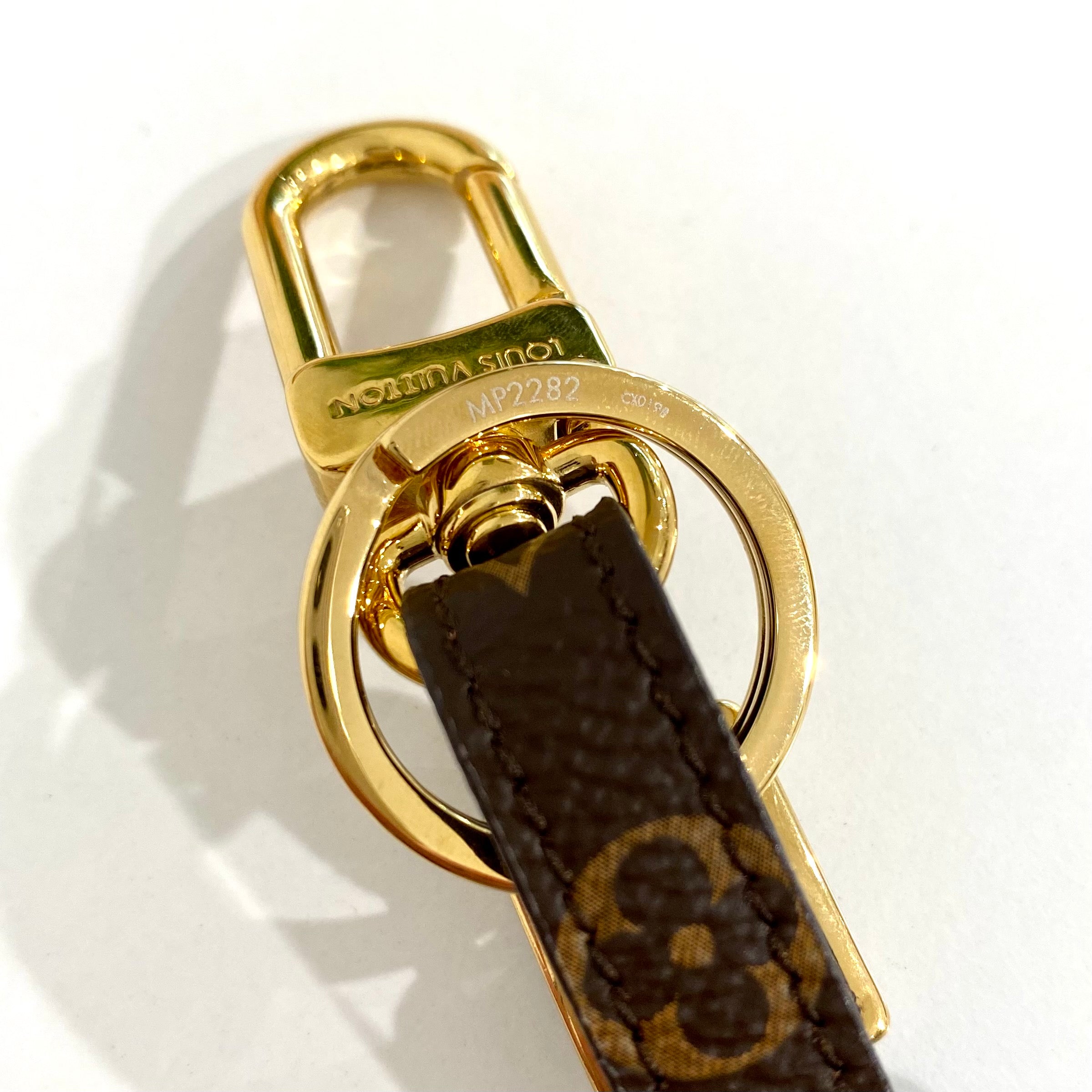 rare LOUIS VUITTON Grace Coddingtom Catogram grey epi cat bag charm key  holder For Sale at 1stDibs