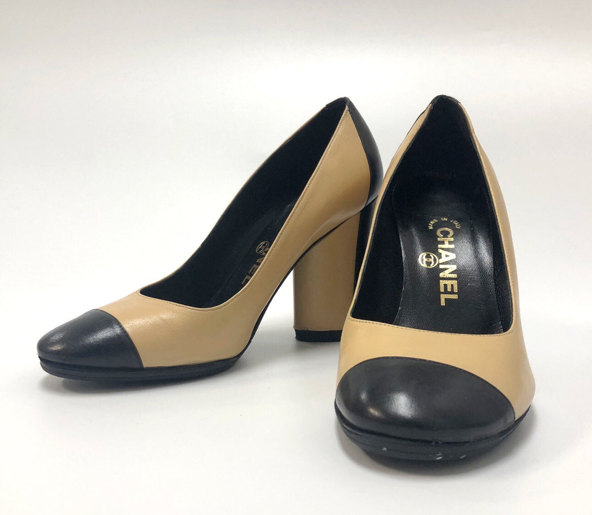 Chanel Nude and Black Heels – Dina C's Fab and Funky Consignment Boutique