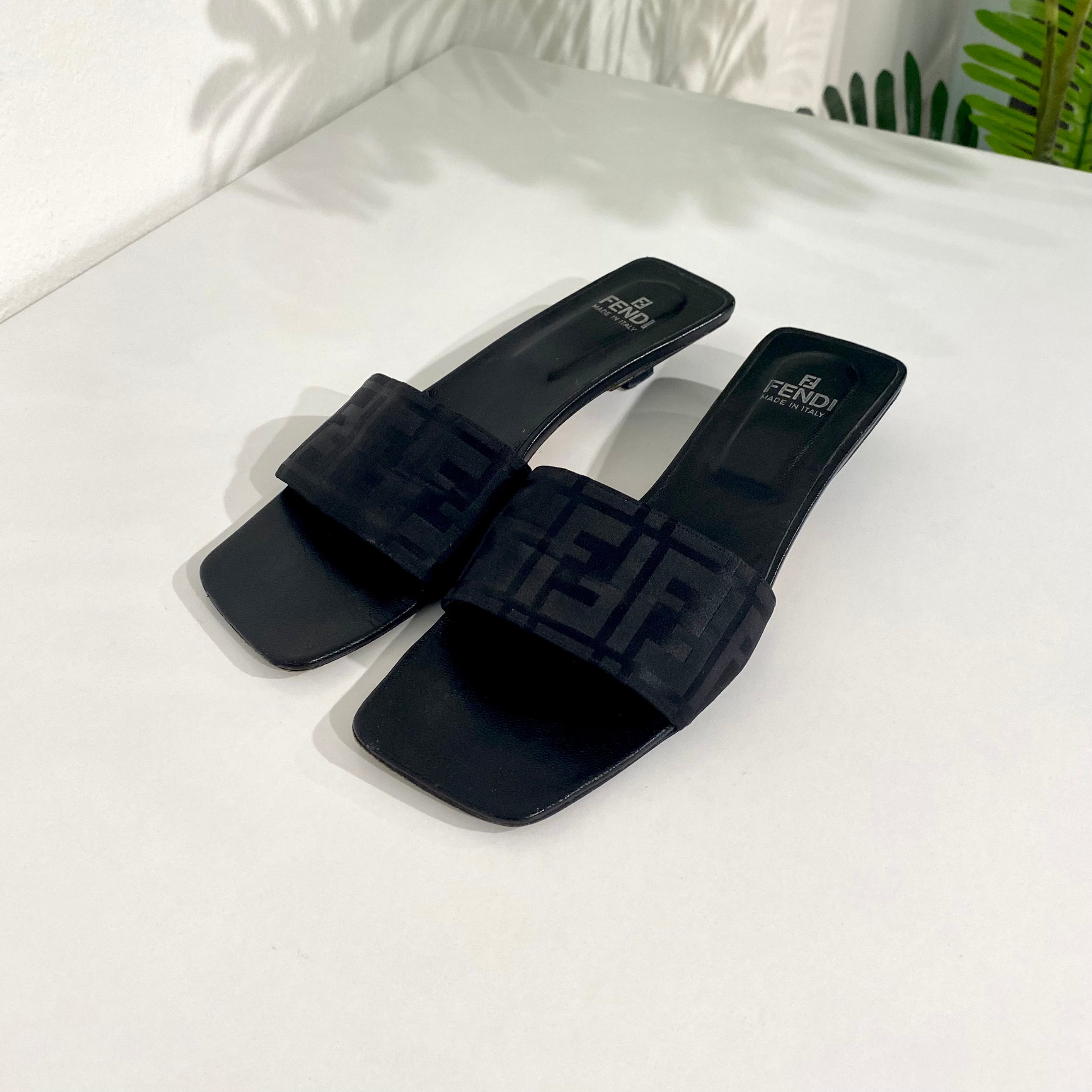 Vintage 2025 fendi sandals