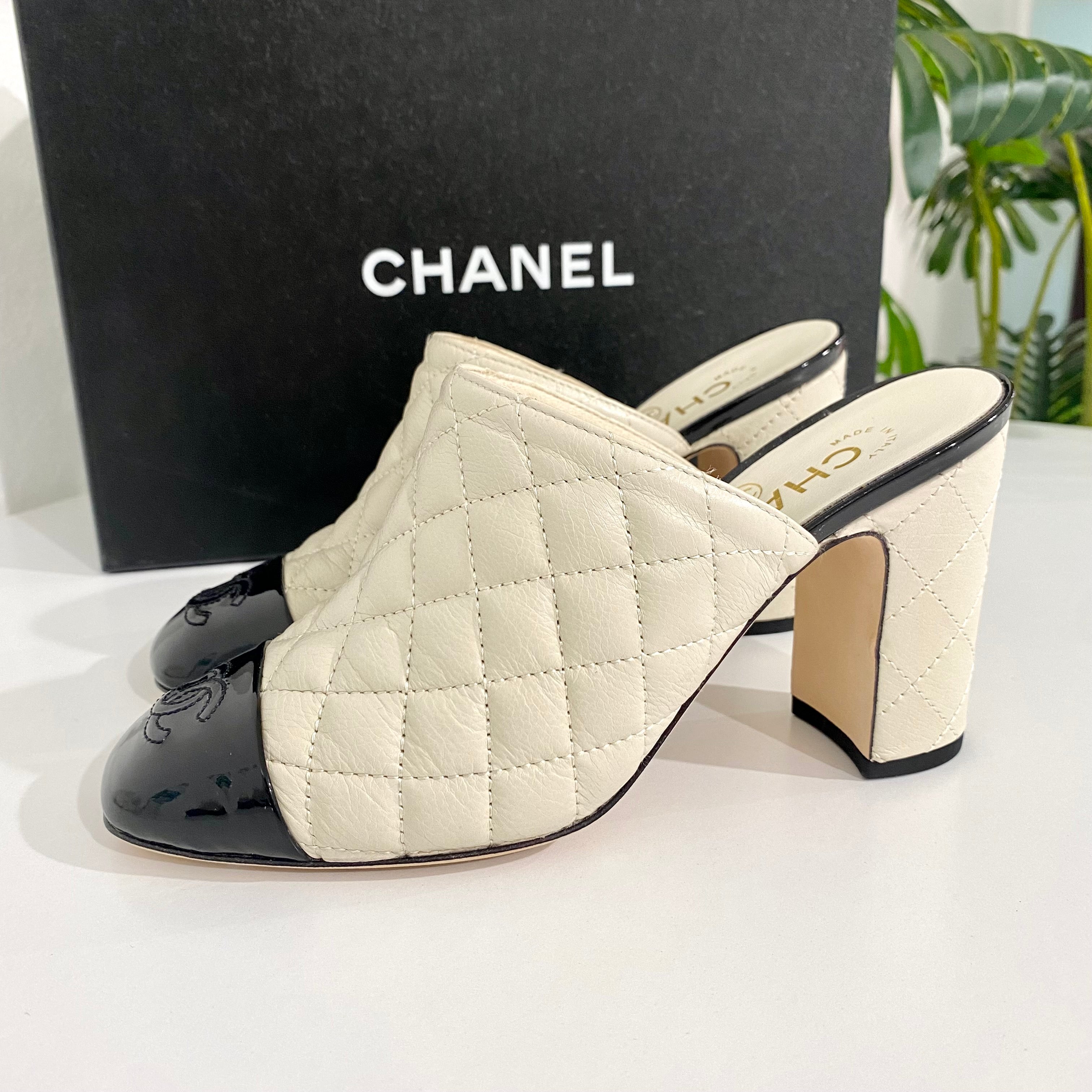 Chanel Cream Cap Toe Mules – Dina C's Fab and Funky Consignment