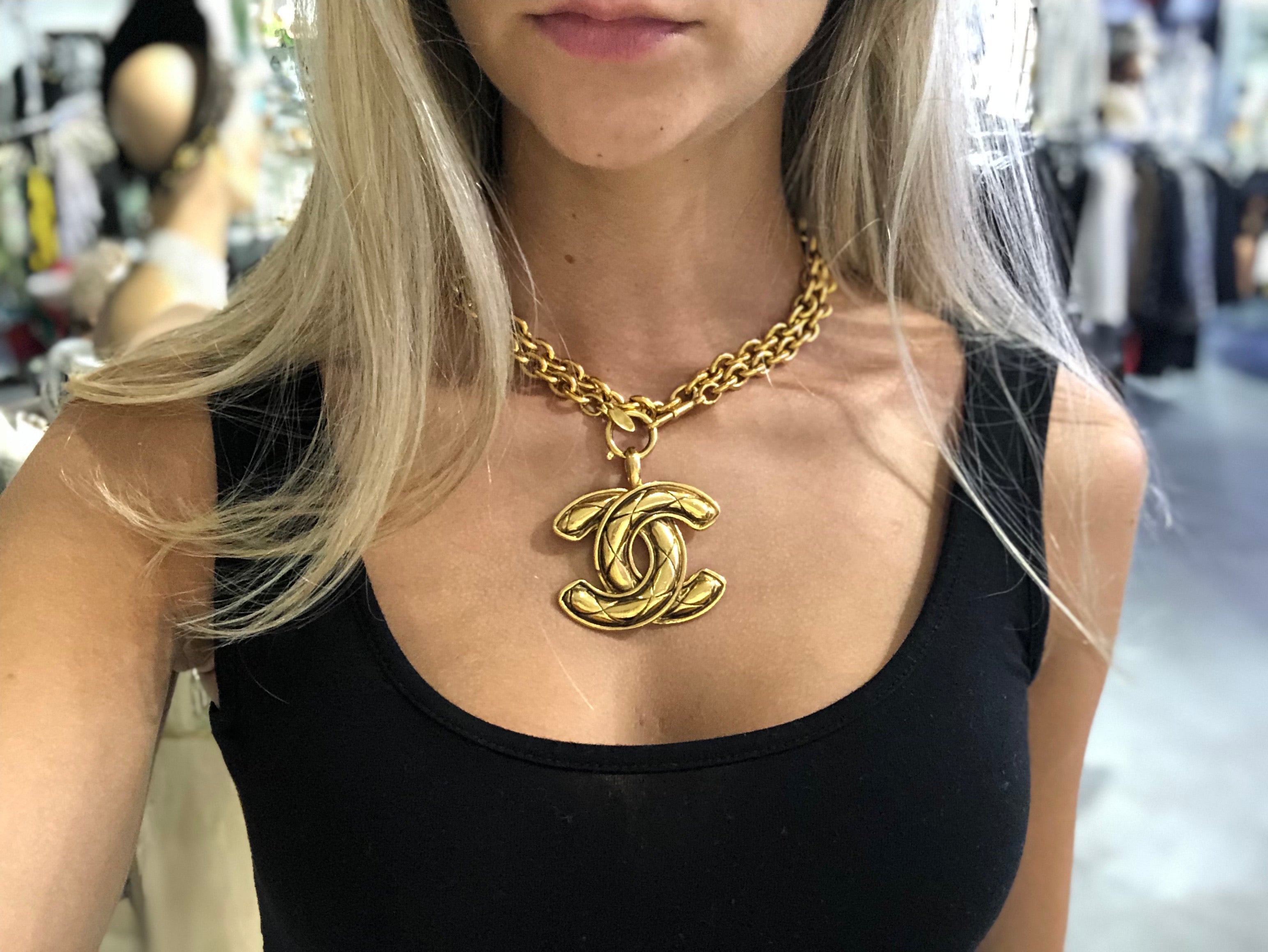 Vintage Chanel Chunky Ring Link Chain Choker Necklace