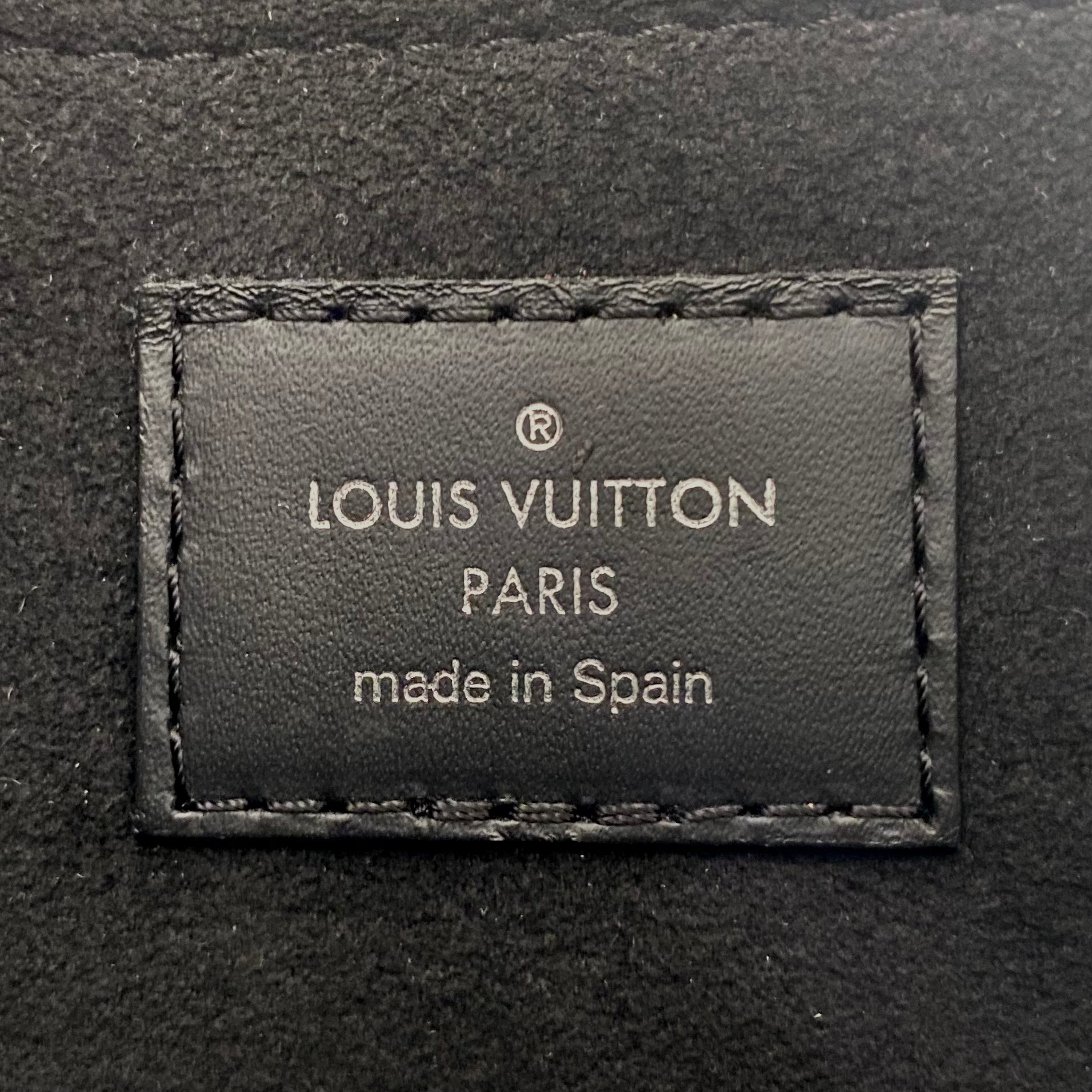 Louis Vuitton Black Epi Neverfull MM w Pouch