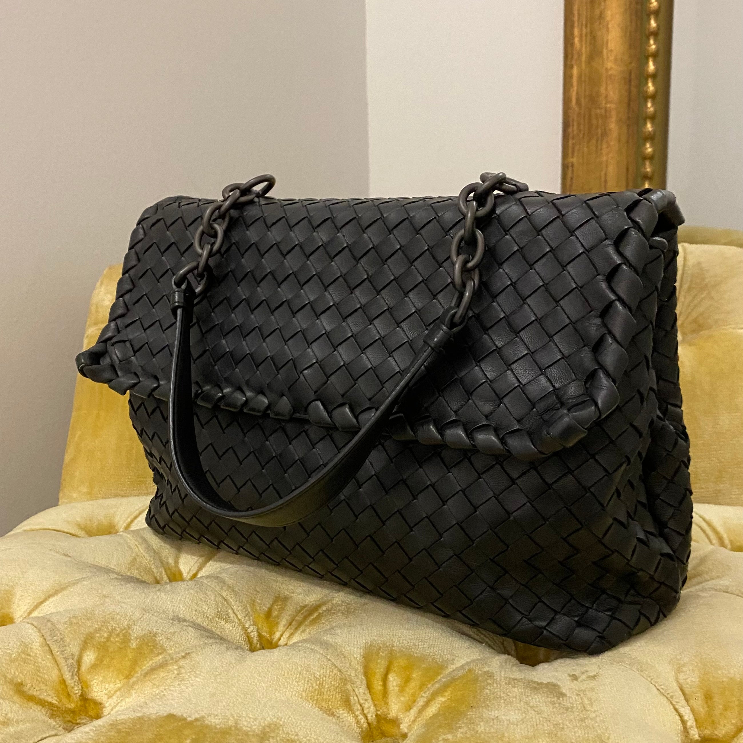 Authentic Bottega Veneta The Point Black Leather Top Handle Bag with Strap