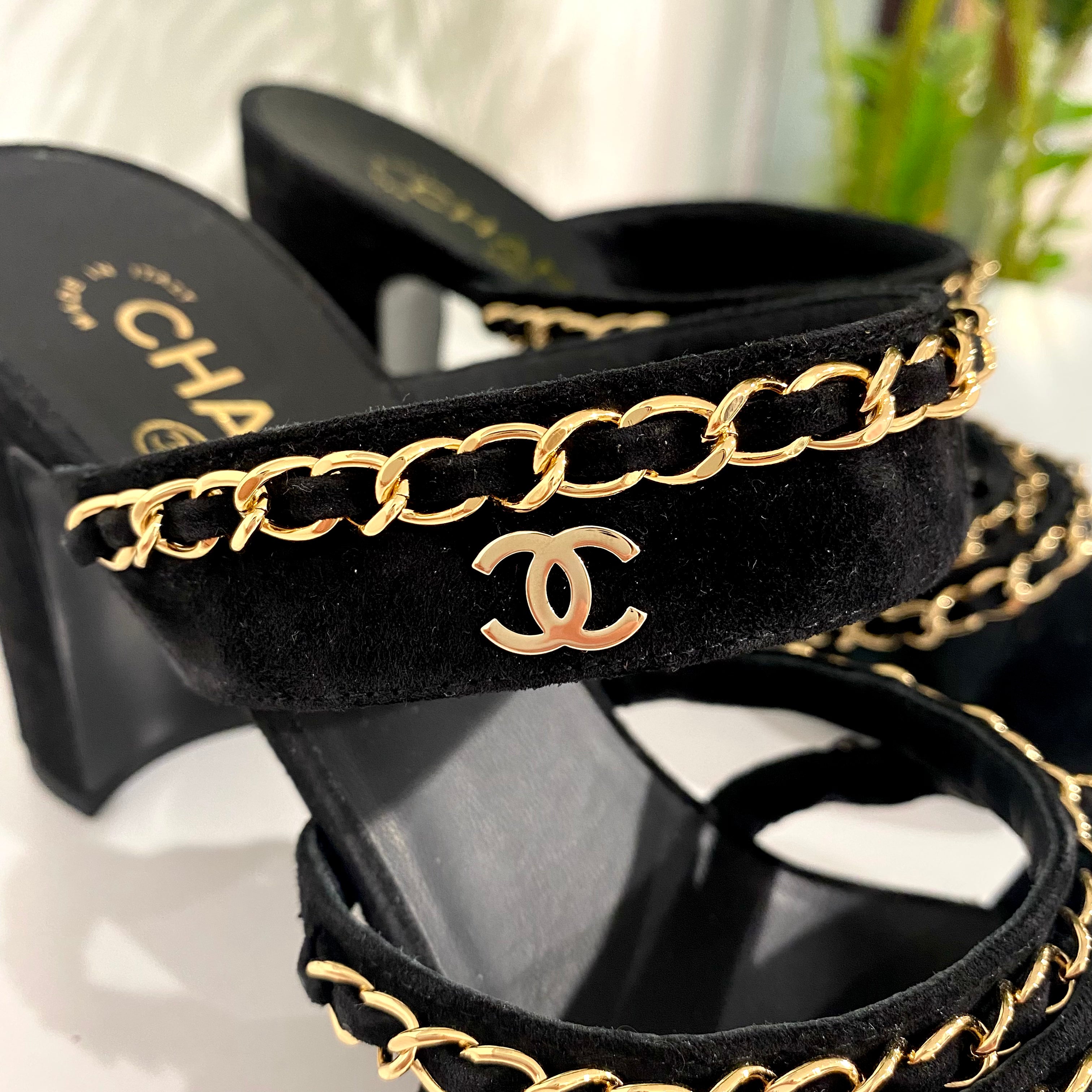 Chanel Black and Gold Chain Sandals – Dina C's Fab and Funky Consignment  Boutique