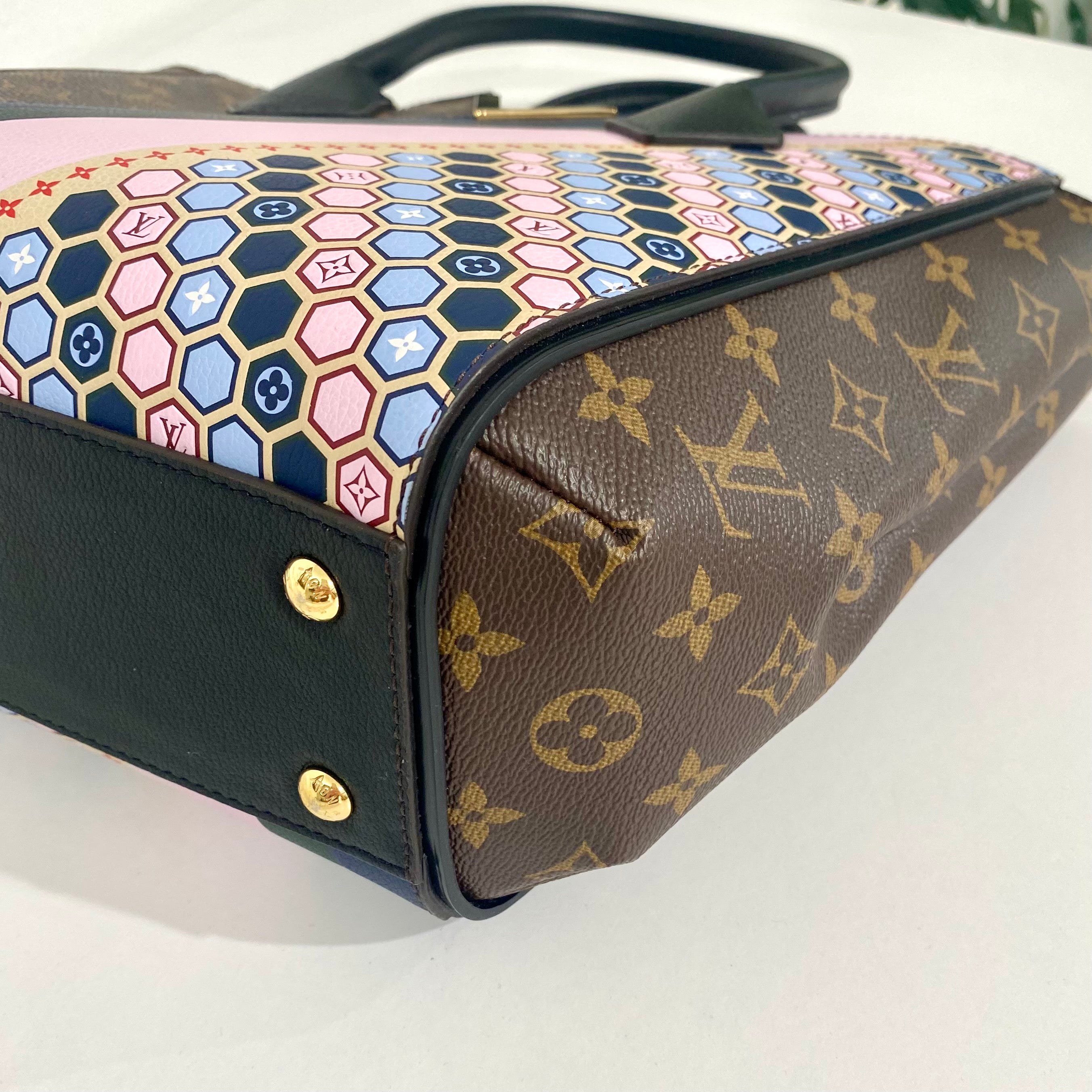 Louis Vuitton Kimono Tote Bag – Dina C's Fab and Funky Consignment