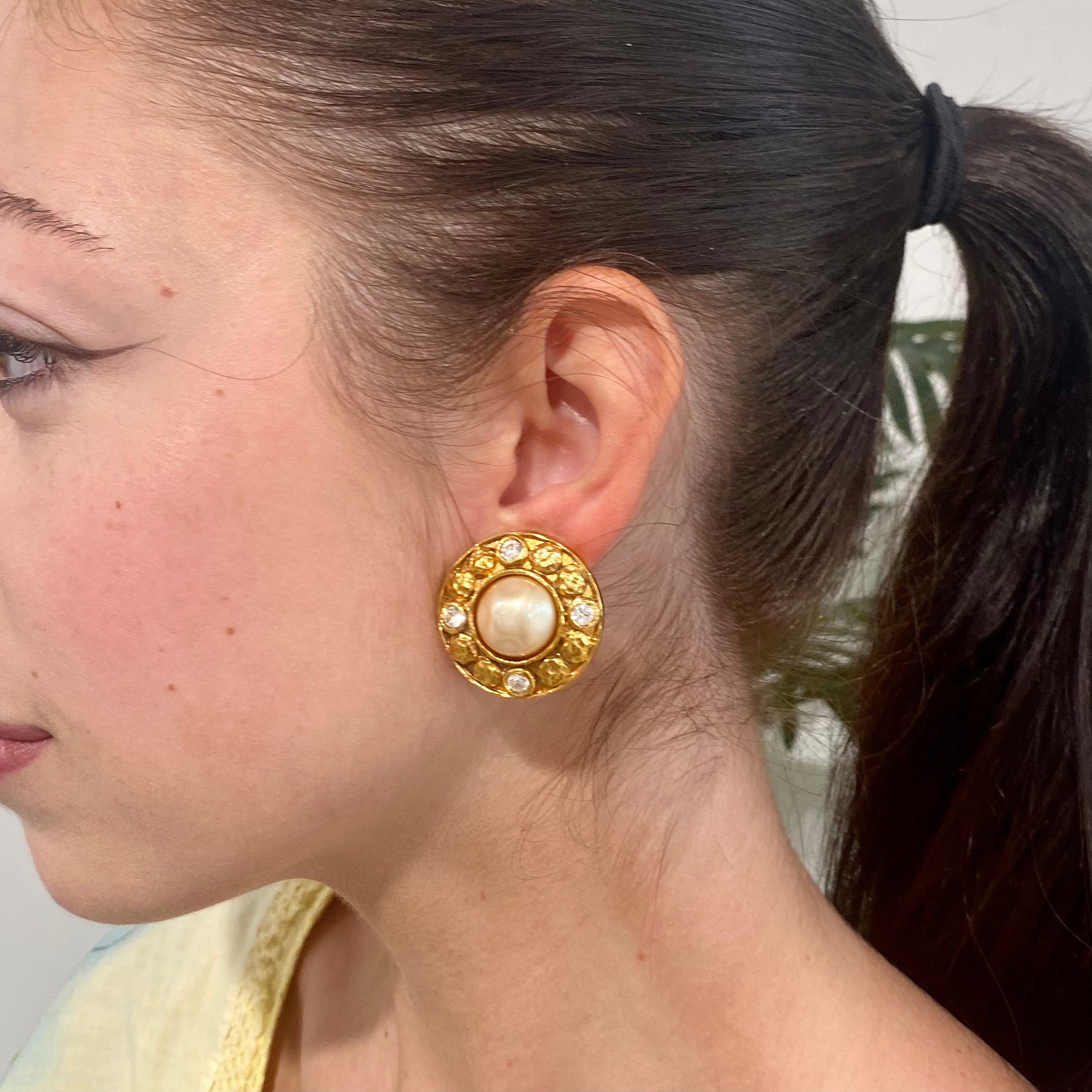 Chanel earrings champagne - Gem