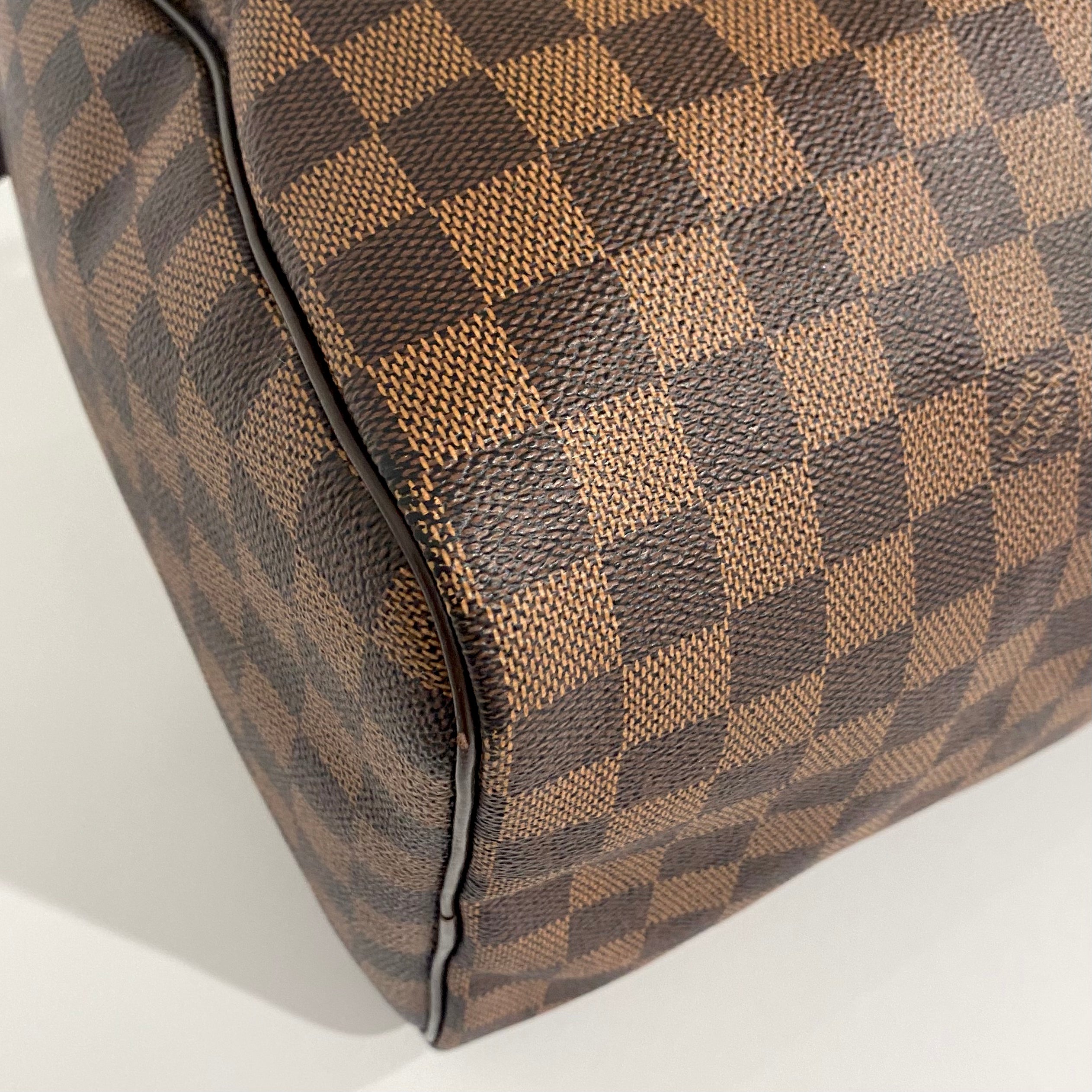 Screenshots Photo Booth - ✨LOUIS VUITTON RAFFLE ✨ Raffling a preloved  Authentic LV Speedy 35 in Damier Ebene. Date code SD0038 Since it is  preloved there is some normal wear to this