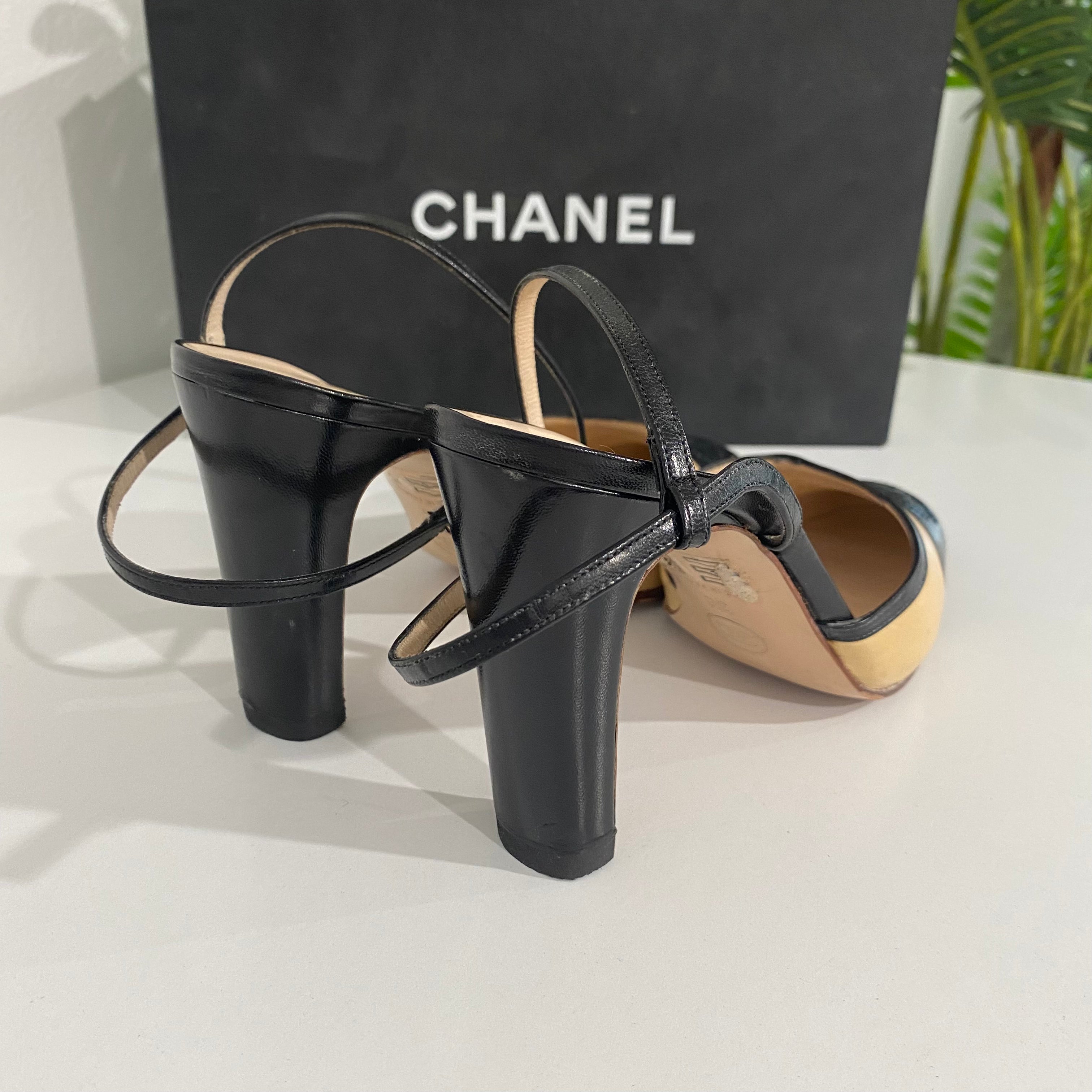 Chanel Vintage Tan/Black Slingback