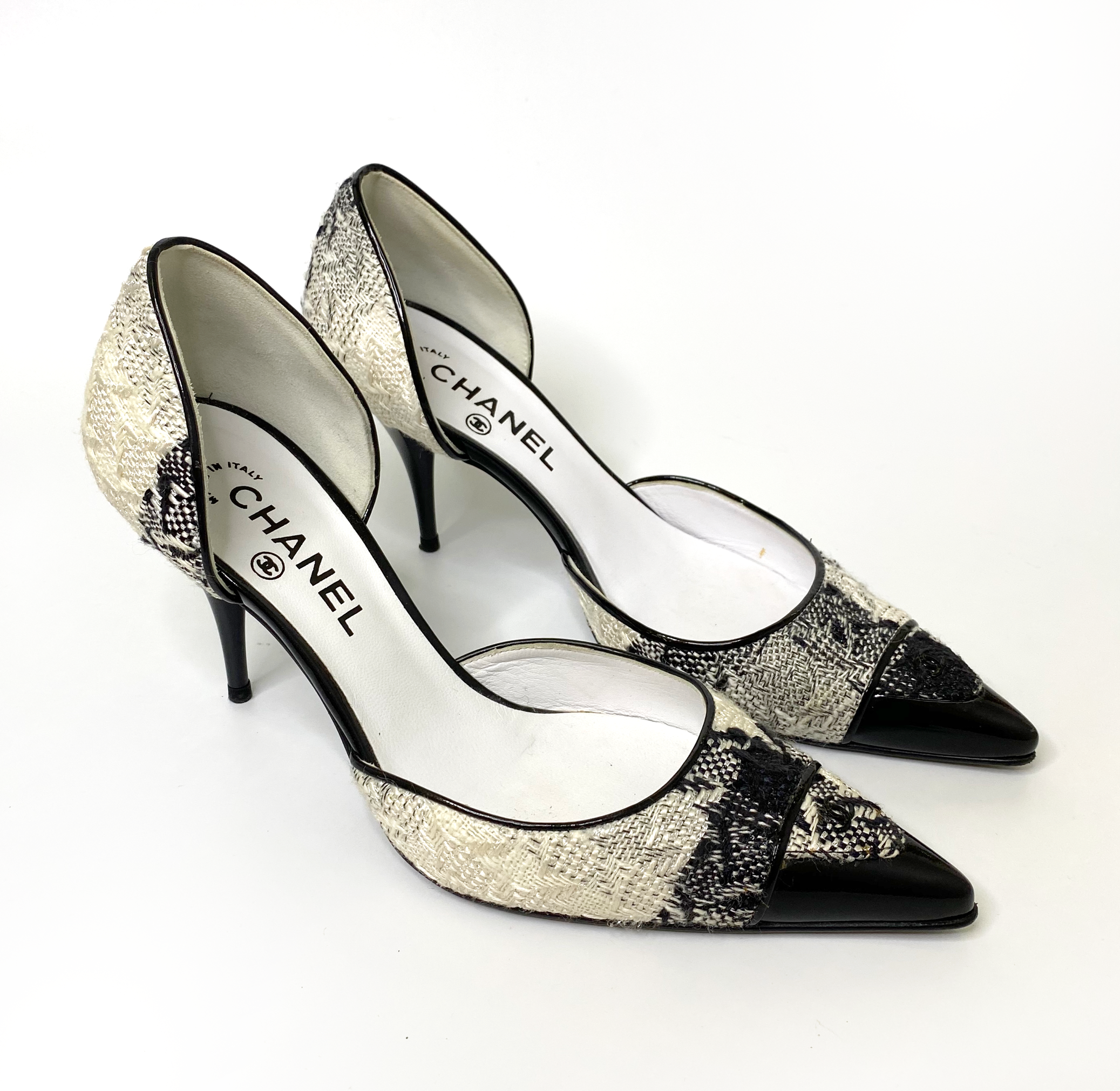 Chanel Pearl Trim Logo D'Orsay Cap Toe Heels – Recess