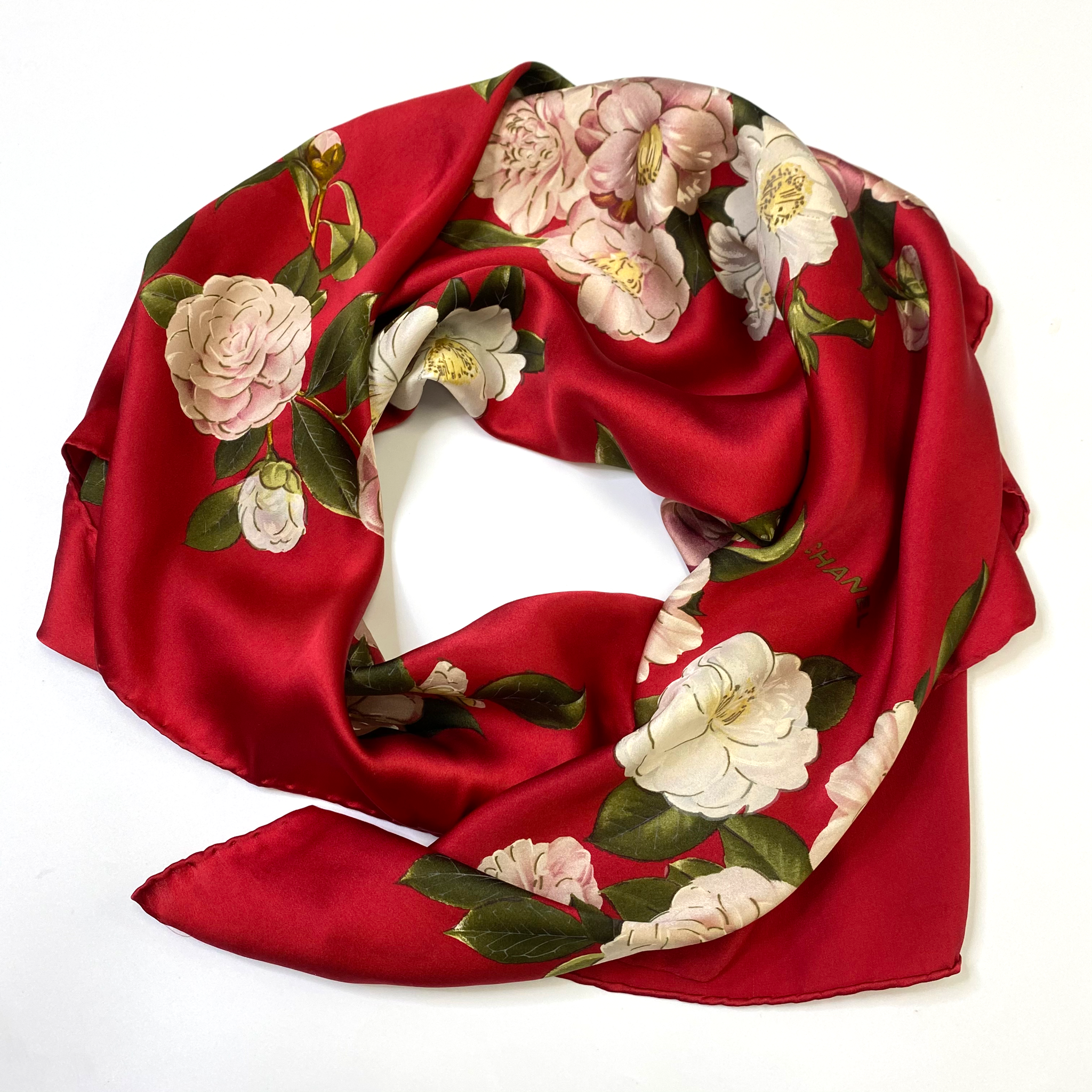 Chanel Red Camellia Silk Scarf – Dina C's Fab and Funky Consignment Boutique