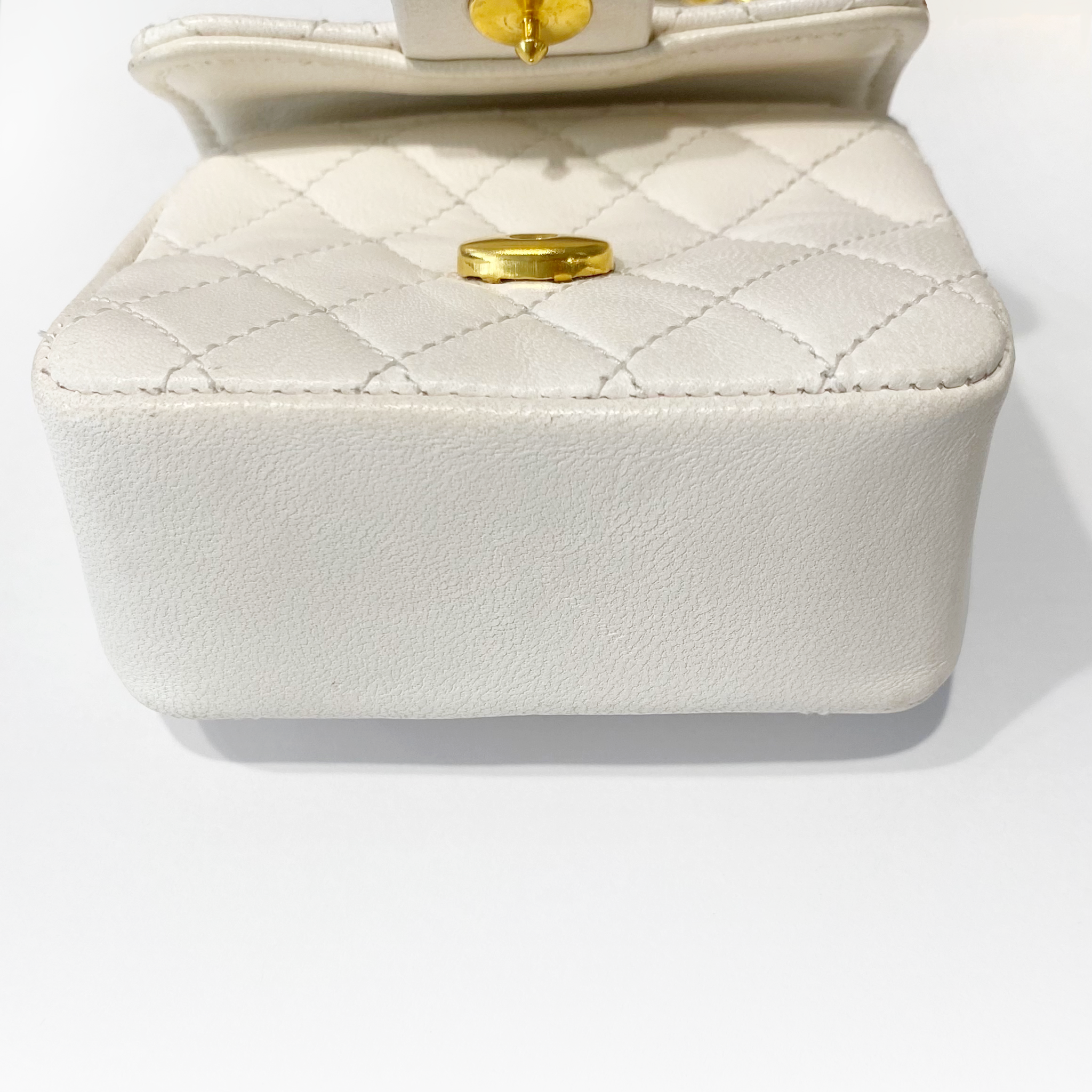 Chanel White Micro Belt Bag – Dina C's Fab and Funky Consignment