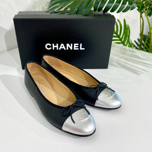 Chanel Beige/Black Leather CC Cap-Toe Bow Ballet Flats Size 41.5
