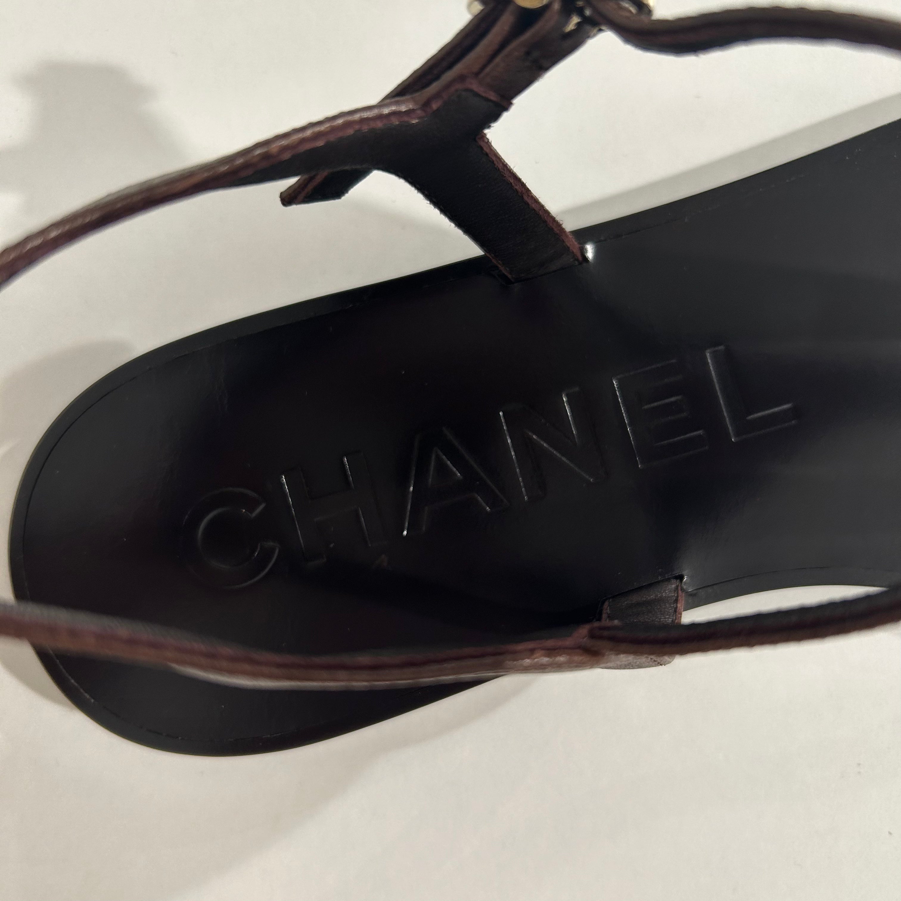 Chanel Brown Camellia Sandals size 40.5 – Dina C's Fab and Funky