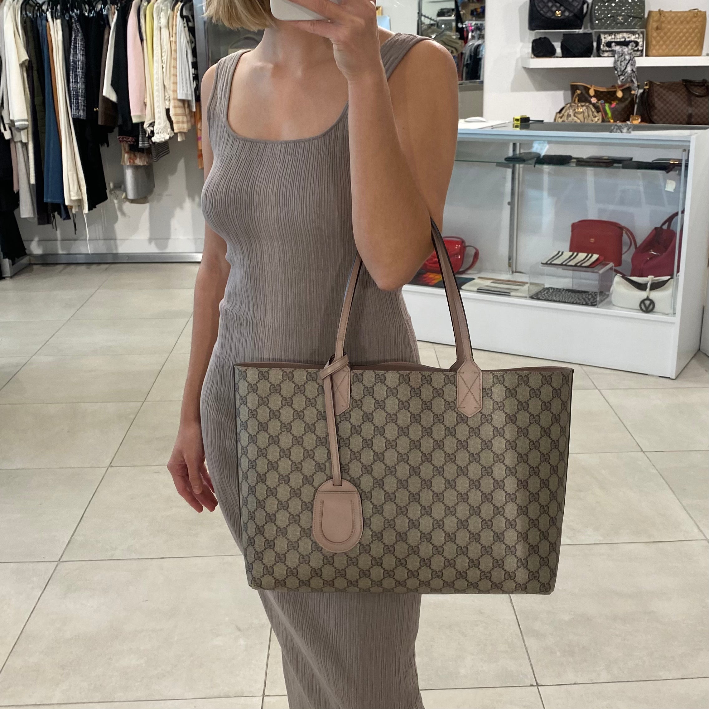 Gucci reversible tote medium hotsell