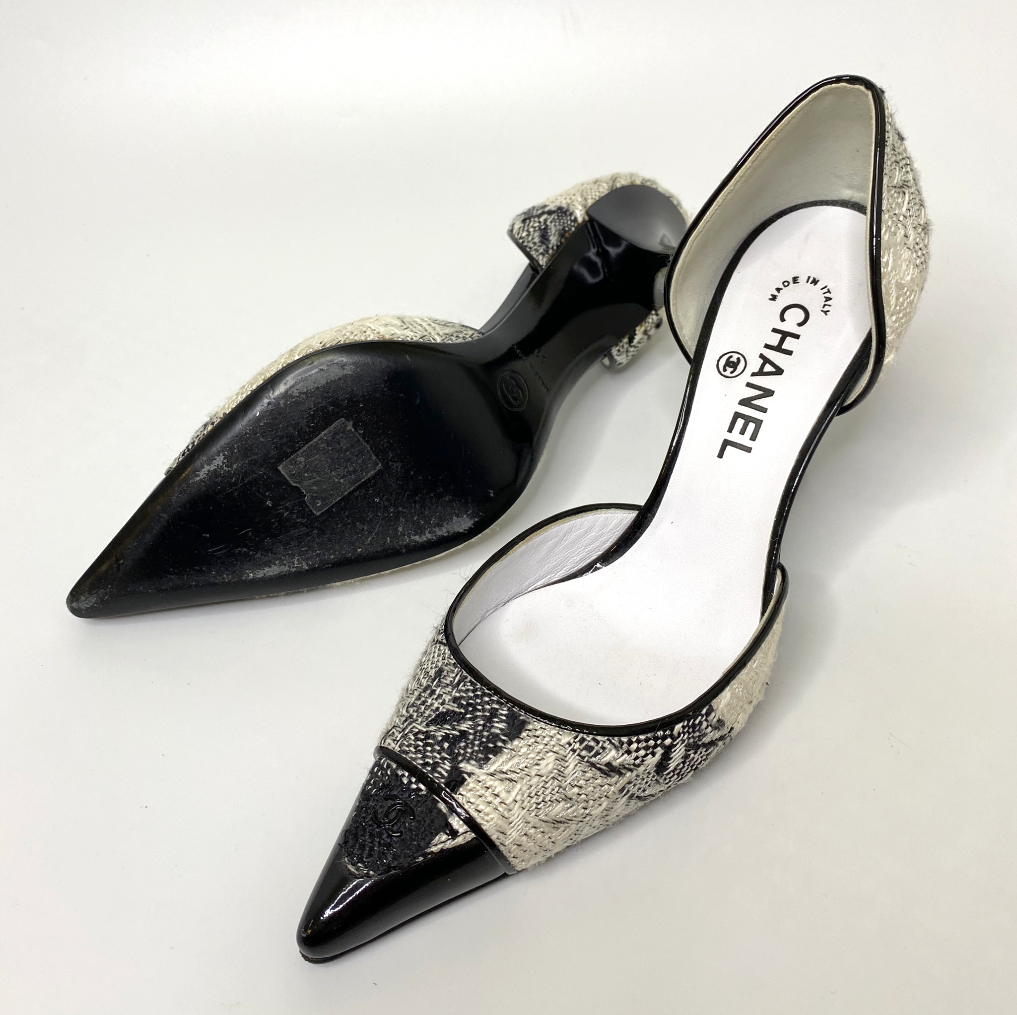 Chanel Black and White Tweed D'Orsay Pumps – Dina C's Fab and