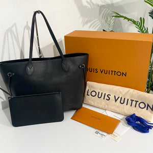 Louis Vuitton Black Epi Leather Neverfull MM Bag With Pouch