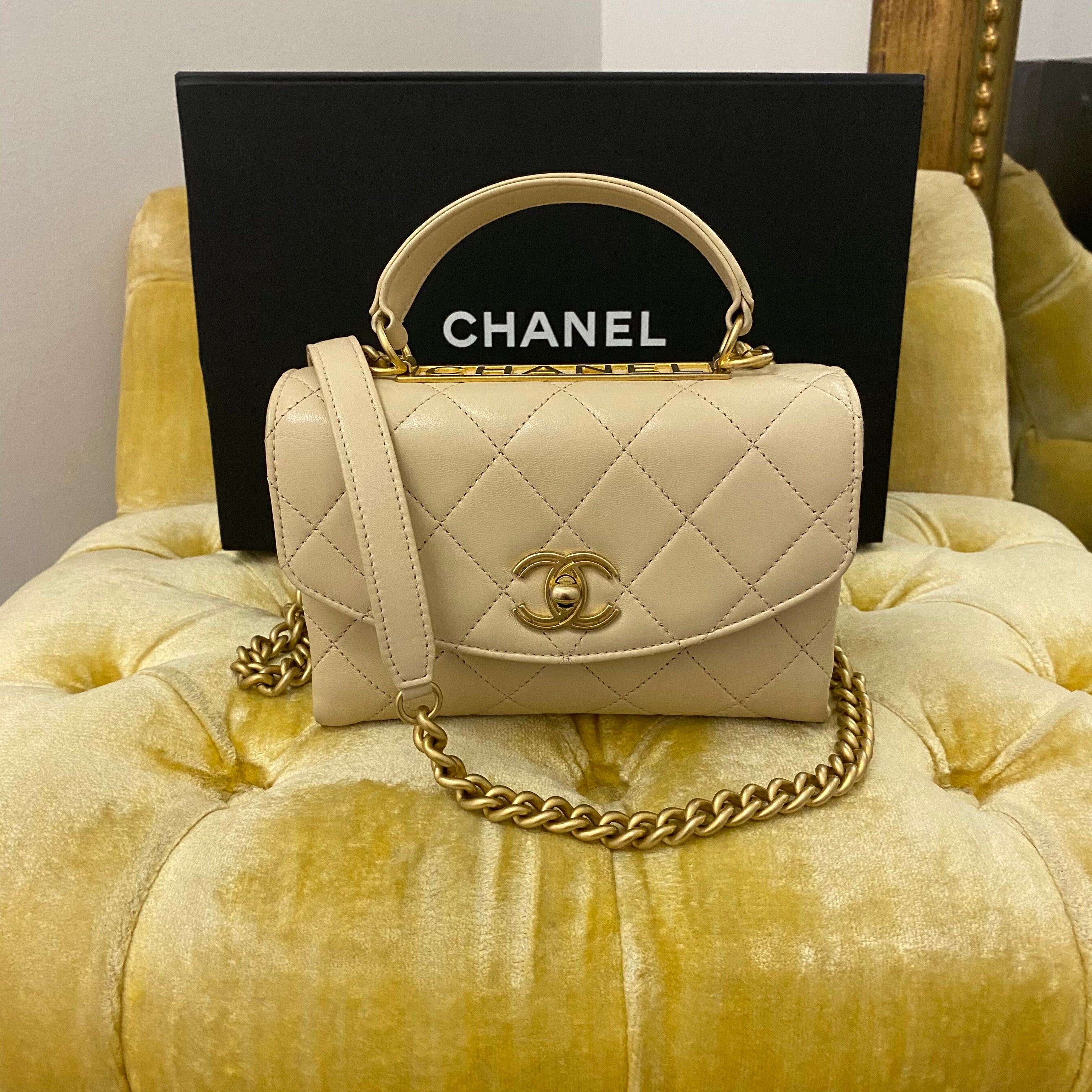 Della Marga - Gorgeous Chanel Business Affinity bag in beige 🤩 📸:  @miss.shirley.girly #chanel #chanelbusinessaffinity #chanelbag #chanelss20