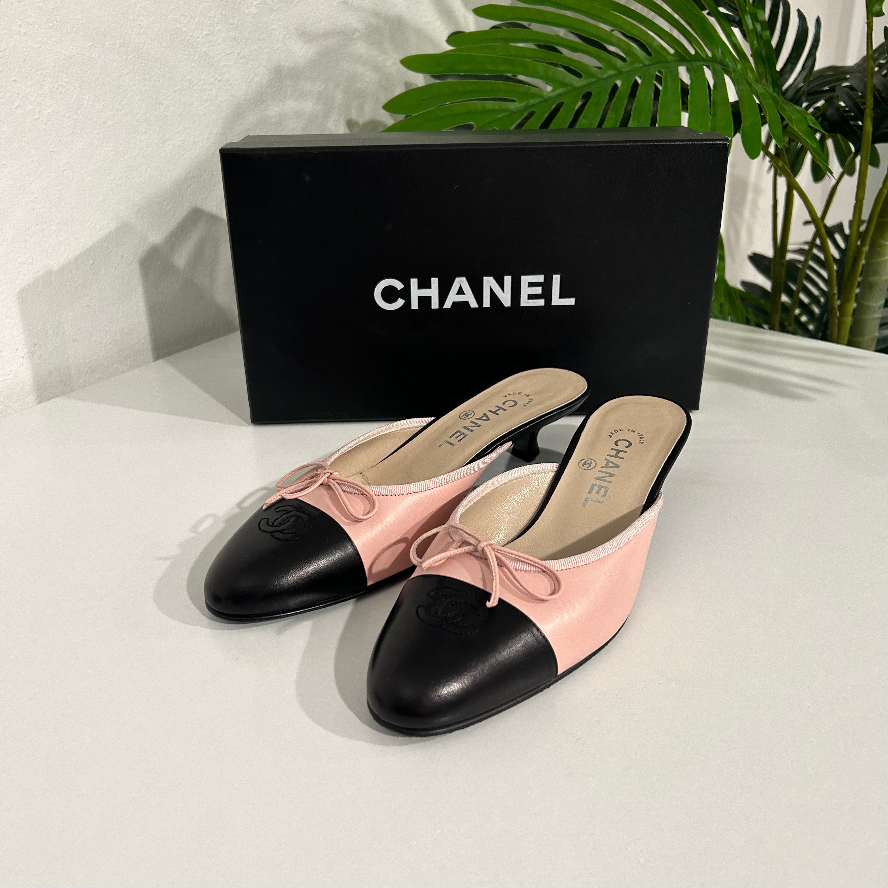 Chanel Pink & Black Mules – Dina C's Fab and Funky Consignment
