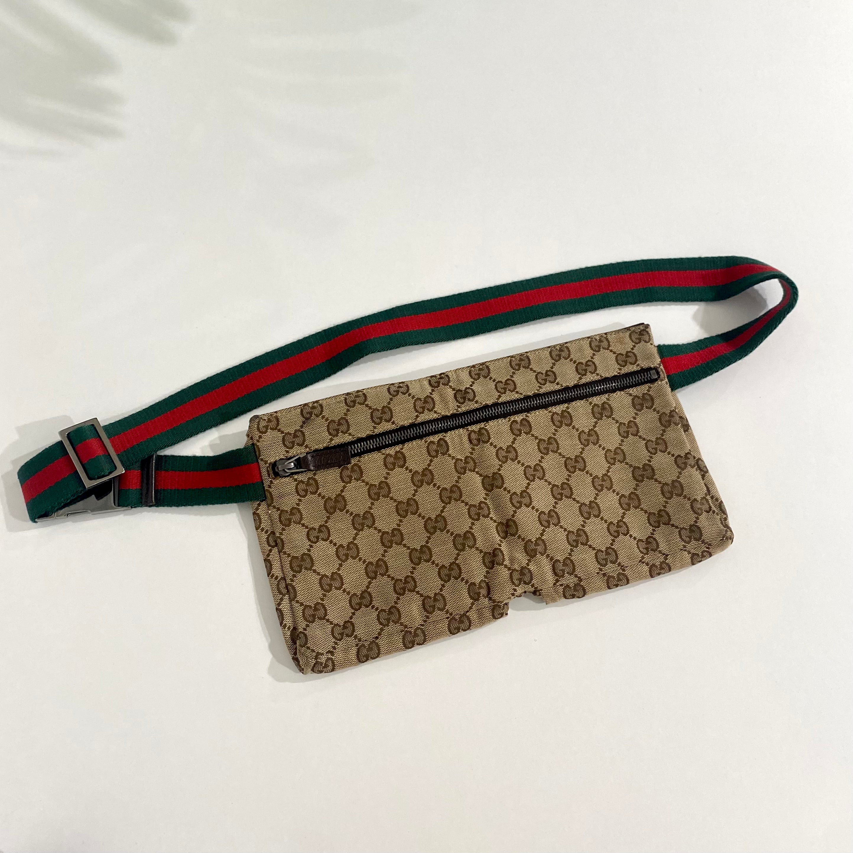 Gucci Red Dollar Handle Bag – Dina C's Fab and Funky Consignment