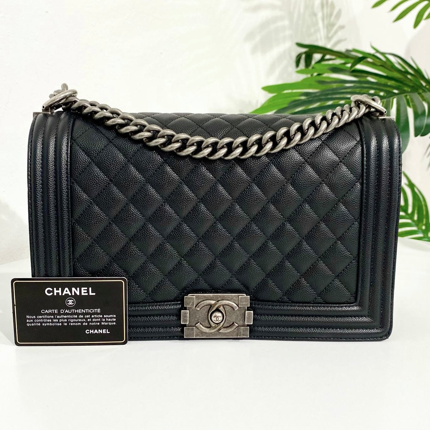 Chanel 1995 Black & White Belt – Dina C's Fab and Funky Consignment Boutique