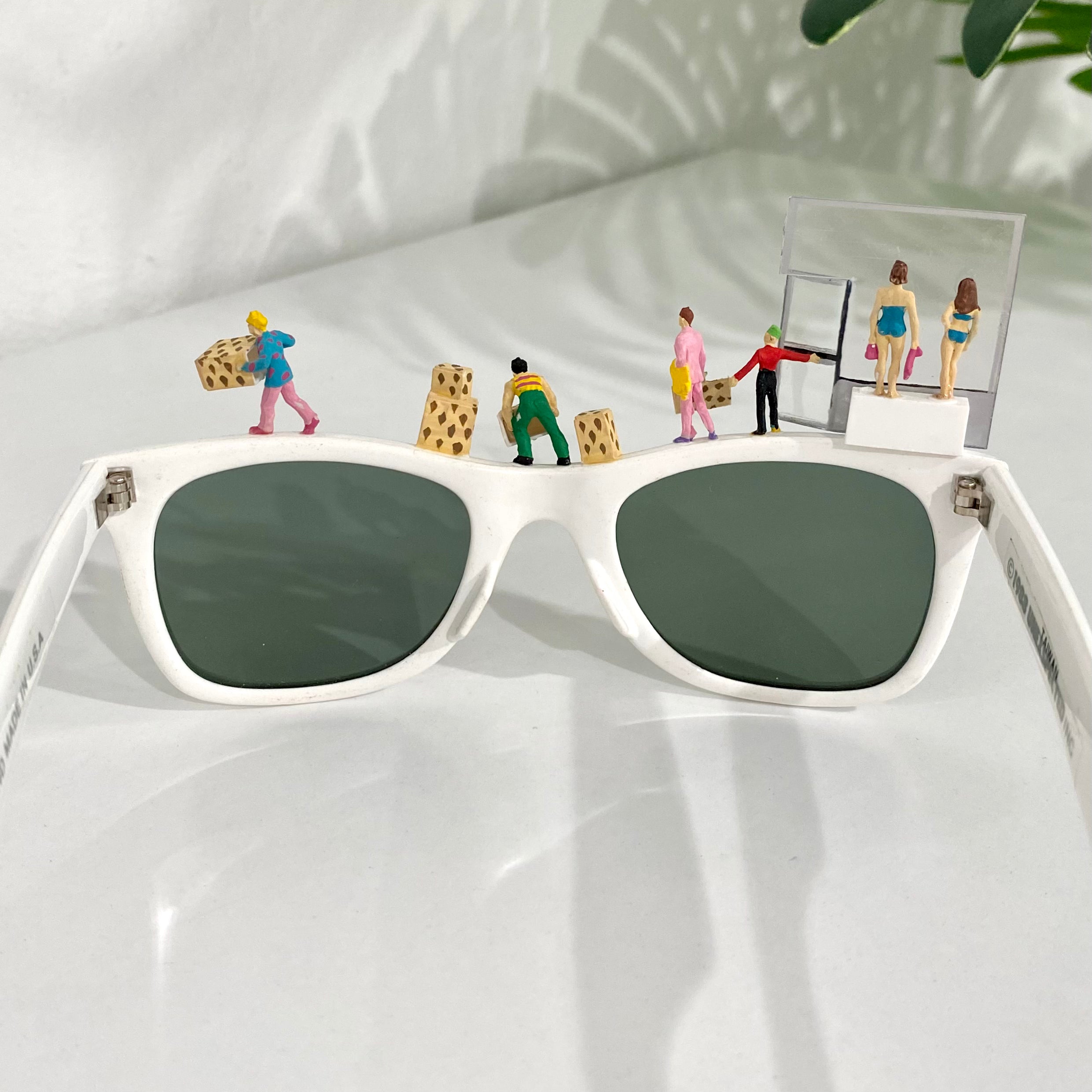 Unexspected Vintage Novelty Sunglasses