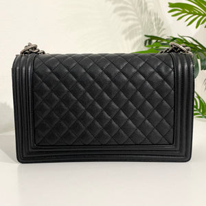 Chanel boy bag so black hotsell