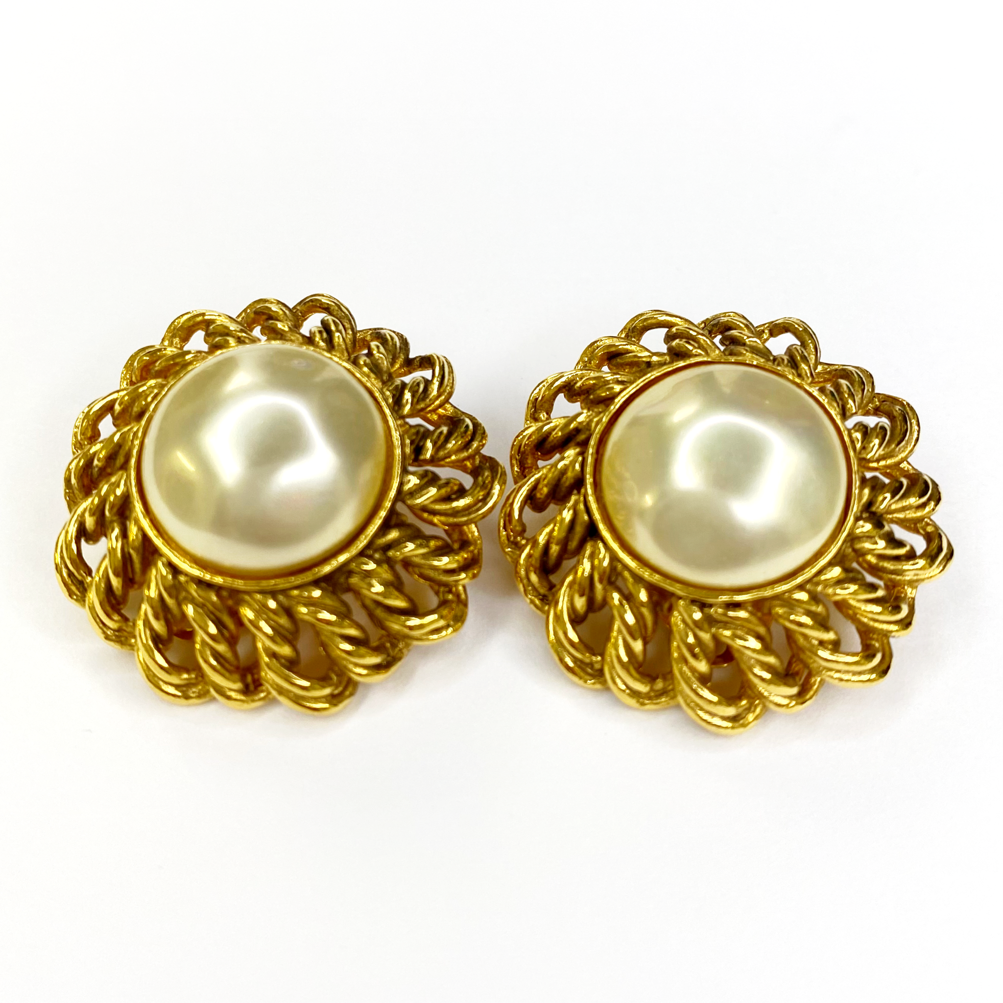 Chanel 1970's VINT/MINT gripoix pearl crystal dangle CLIP ON earrings