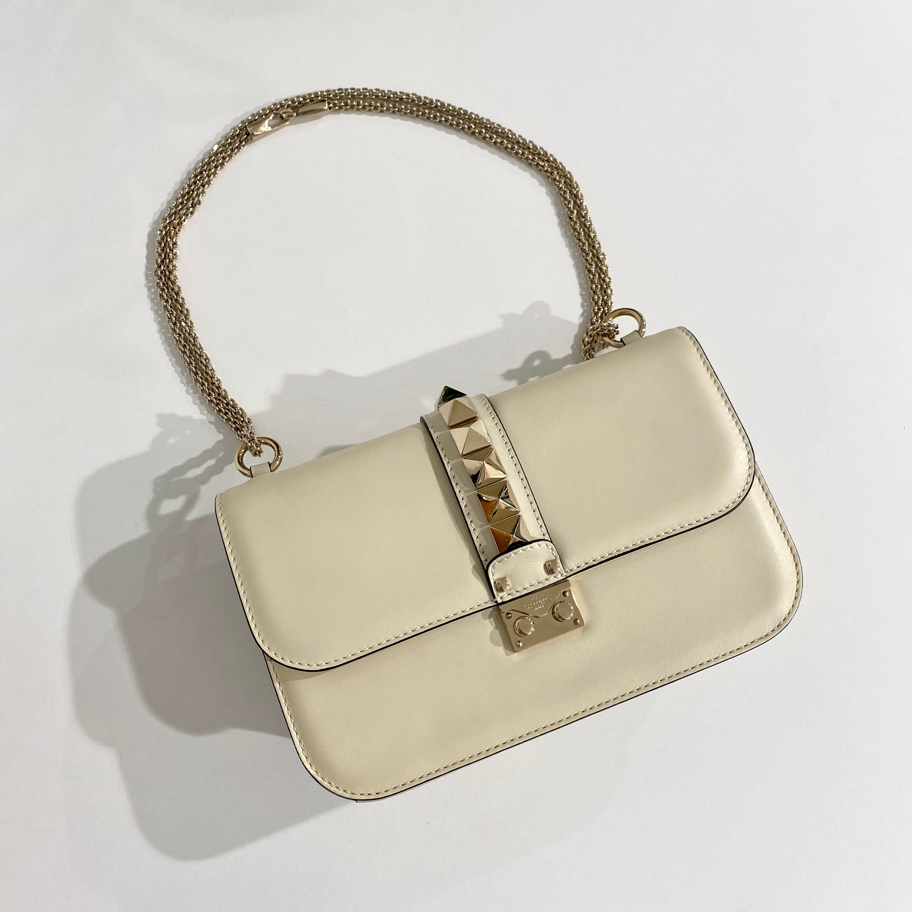 Valentino Cream Glam Lock Flap Bag – Dina C's Fab and Funky