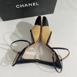 Chanel Vintage Tan/Black Slingback