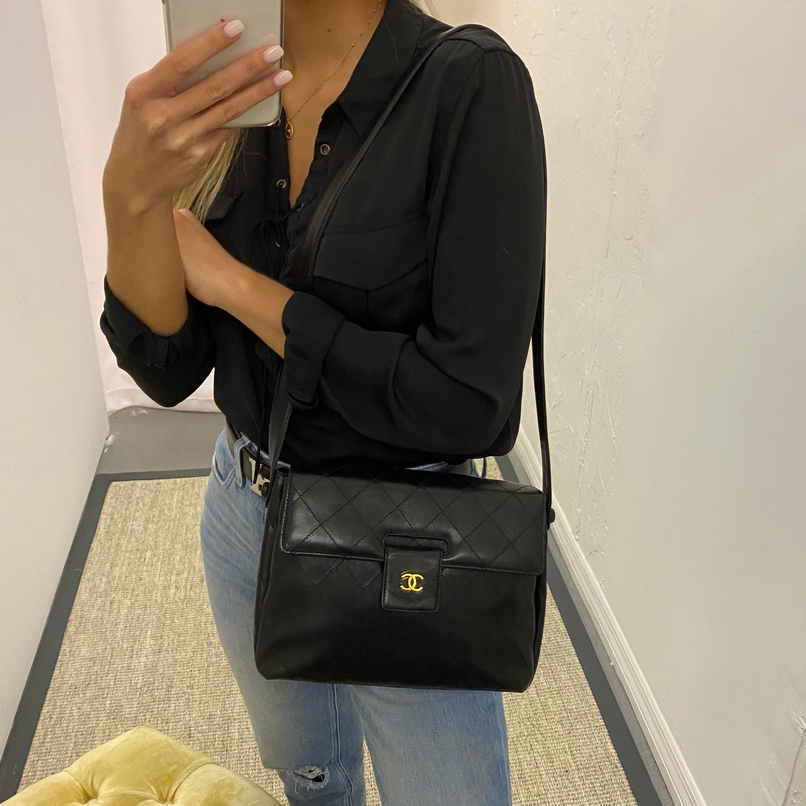 Chanel Beige & Black Gabrielle Large Hobo Bag – Dina C's Fab and Funky  Consignment Boutique