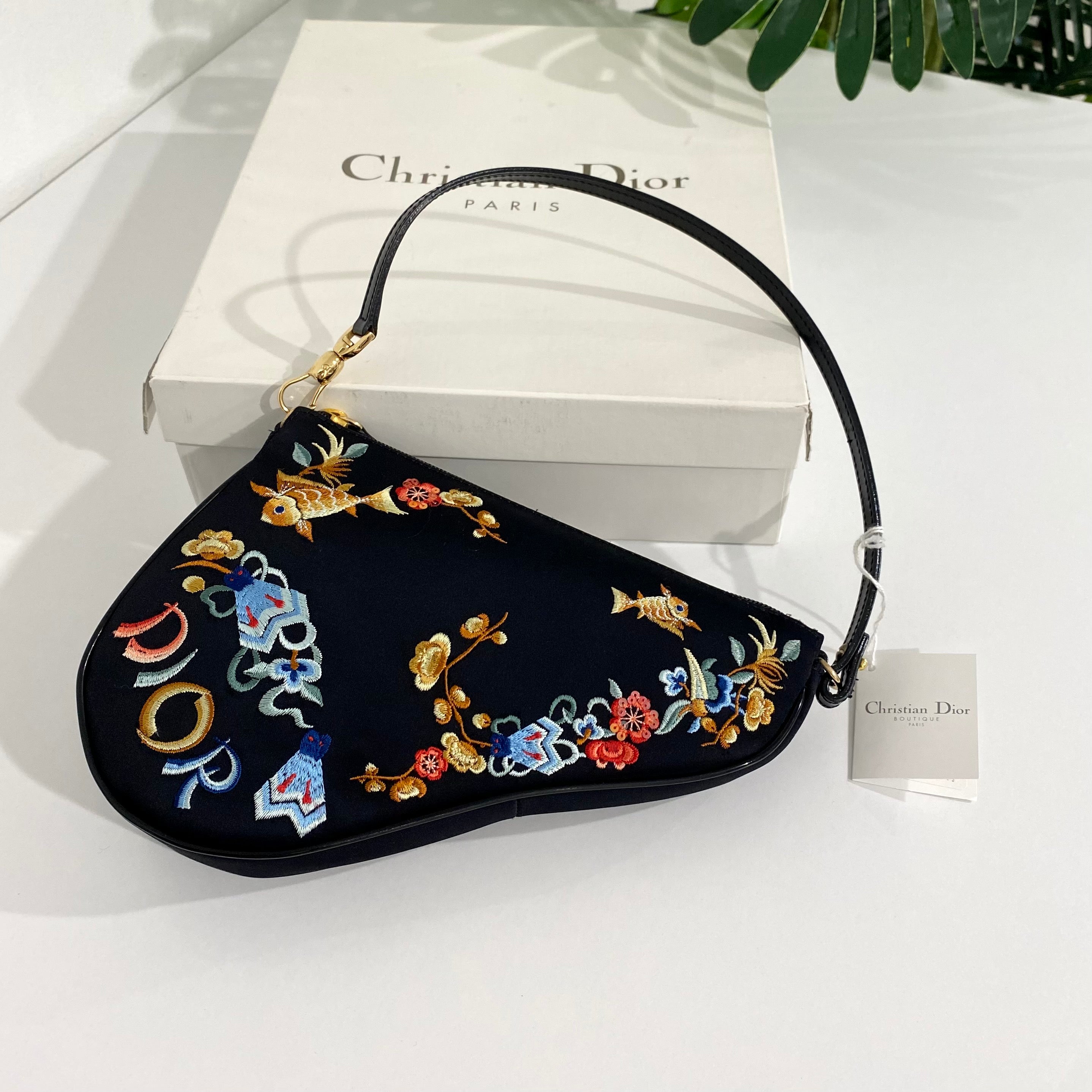 DIOR Saddle Bag Mini - Unboxing and What FIts 