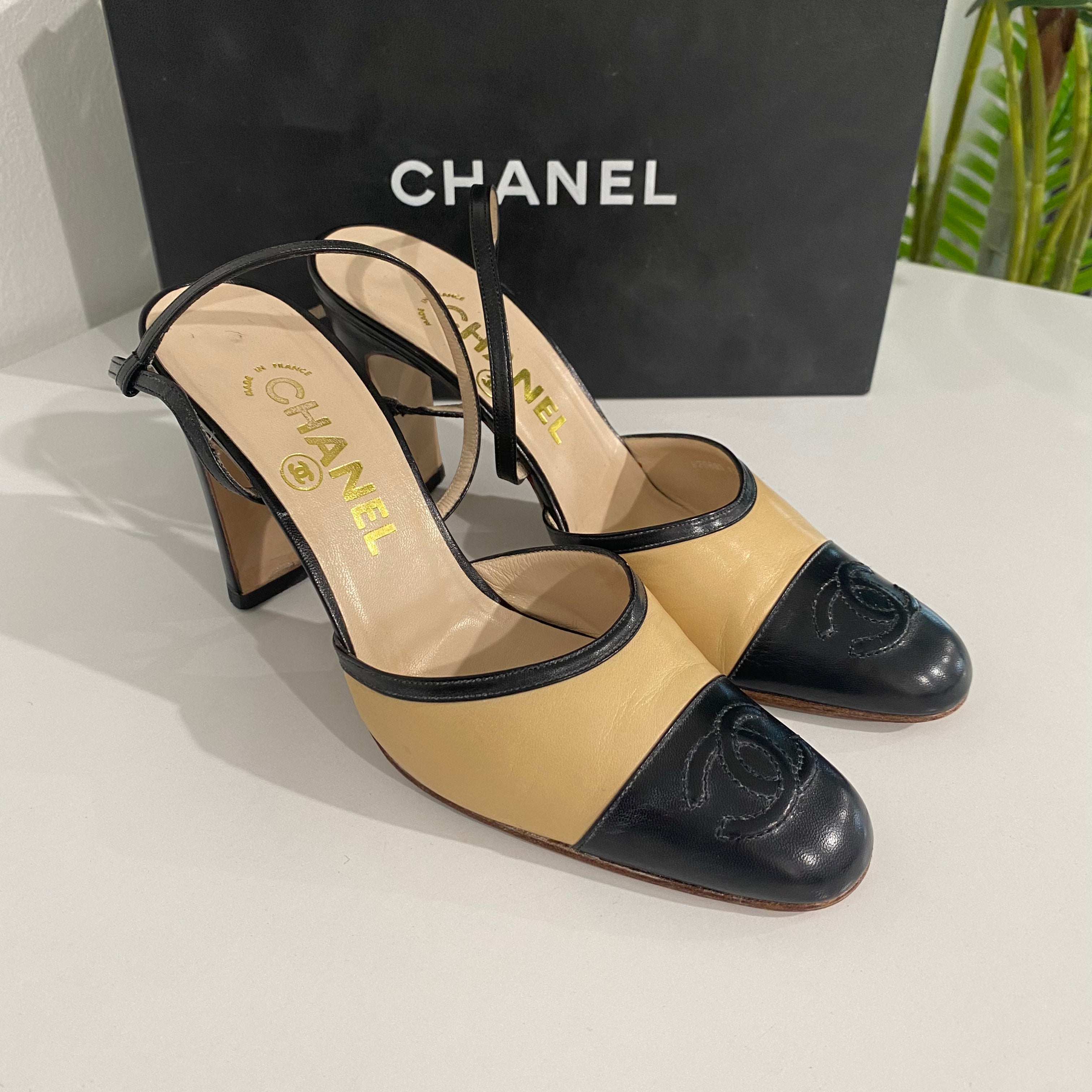 Chanel Vintage Tan/Black Slingback – Dina C's Fab and Funky