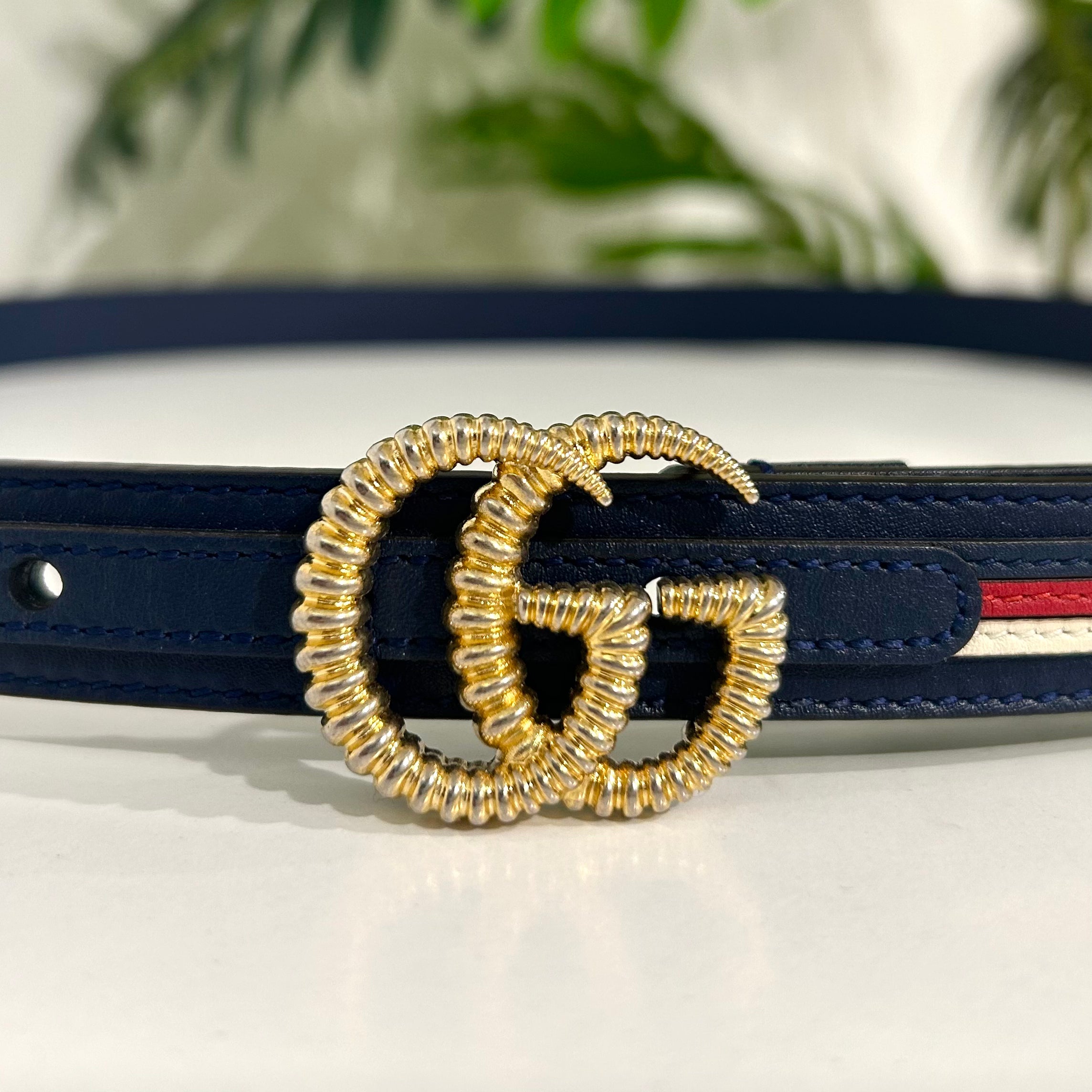 Gucci Torchon Sylvie Navy & Red Stripe Thin Belt – Dina C's Fab and Funky  Consignment Boutique